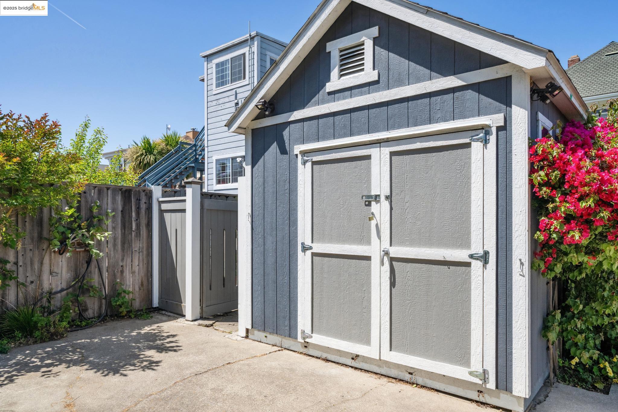 Detail Gallery Image 51 of 56 For 1042 Santa Clara Ave, Alameda,  CA 94501 - 4 Beds | 2 Baths