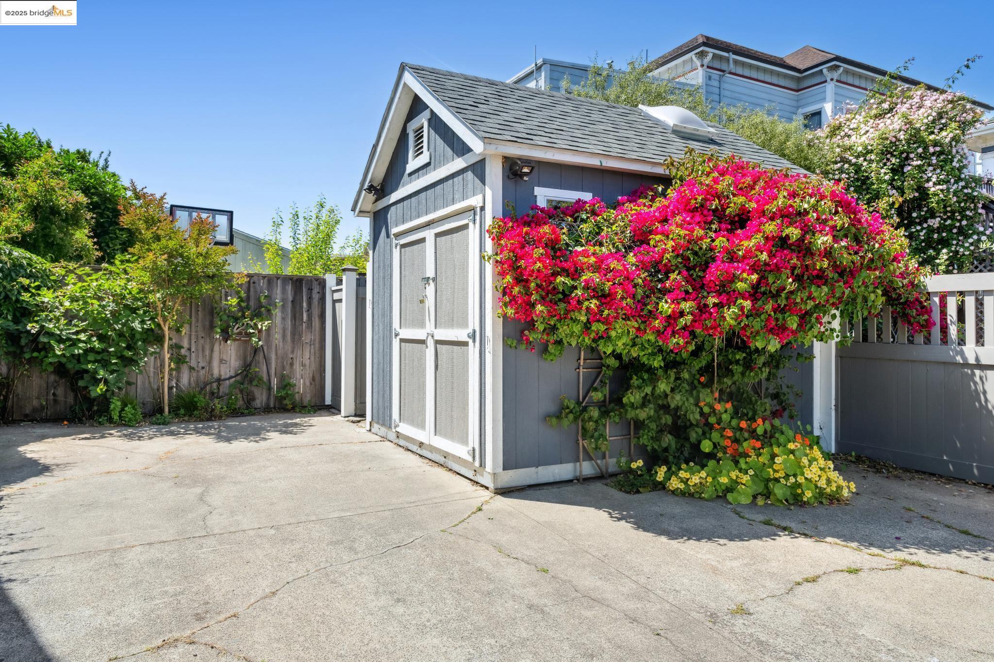 Detail Gallery Image 55 of 56 For 1042 Santa Clara Ave, Alameda,  CA 94501 - 4 Beds | 2 Baths