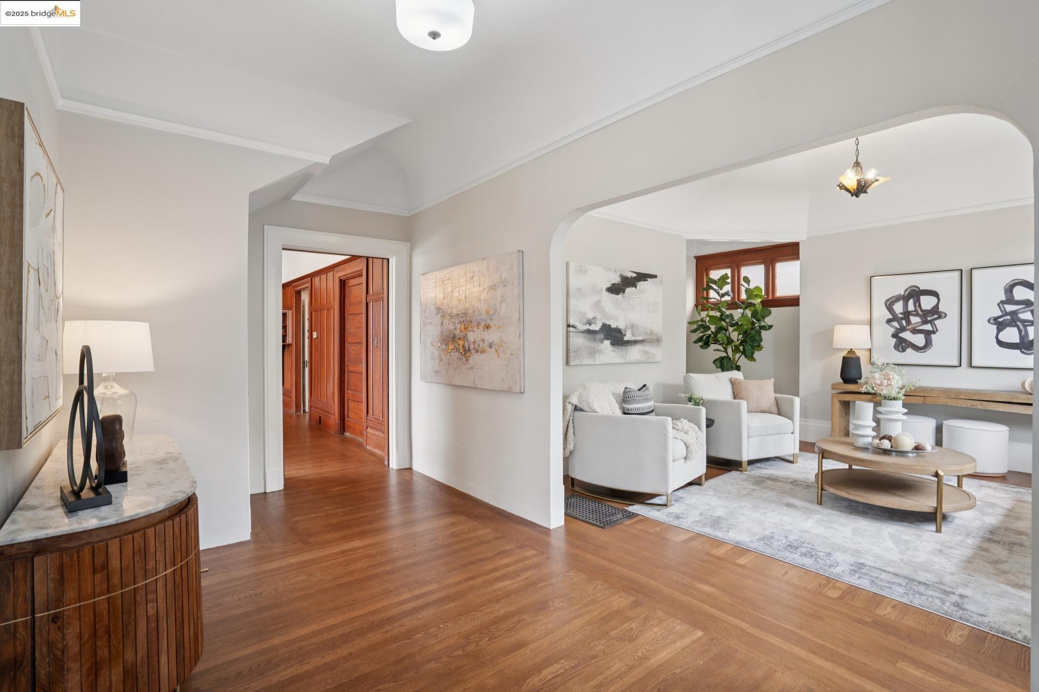 Detail Gallery Image 10 of 56 For 1042 Santa Clara Ave, Alameda,  CA 94501 - 4 Beds | 2 Baths