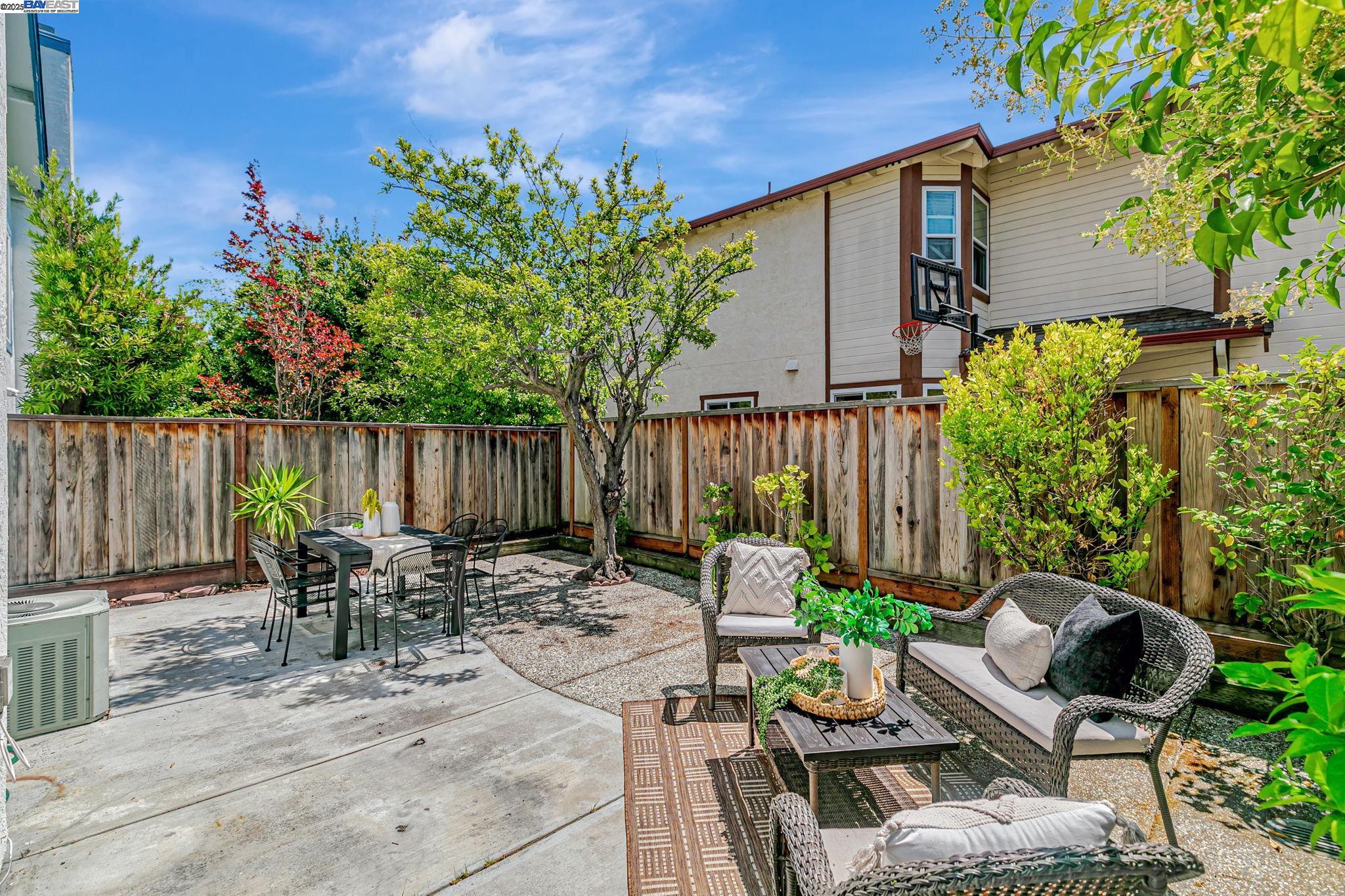 Detail Gallery Image 21 of 42 For 4772 Mendocino Ter, Fremont,  CA 94555 - 3 Beds | 3 Baths