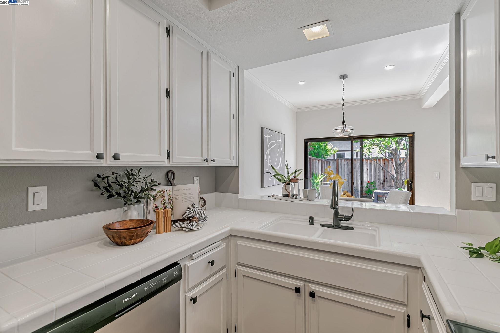 Detail Gallery Image 32 of 42 For 4772 Mendocino Ter, Fremont,  CA 94555 - 3 Beds | 3 Baths