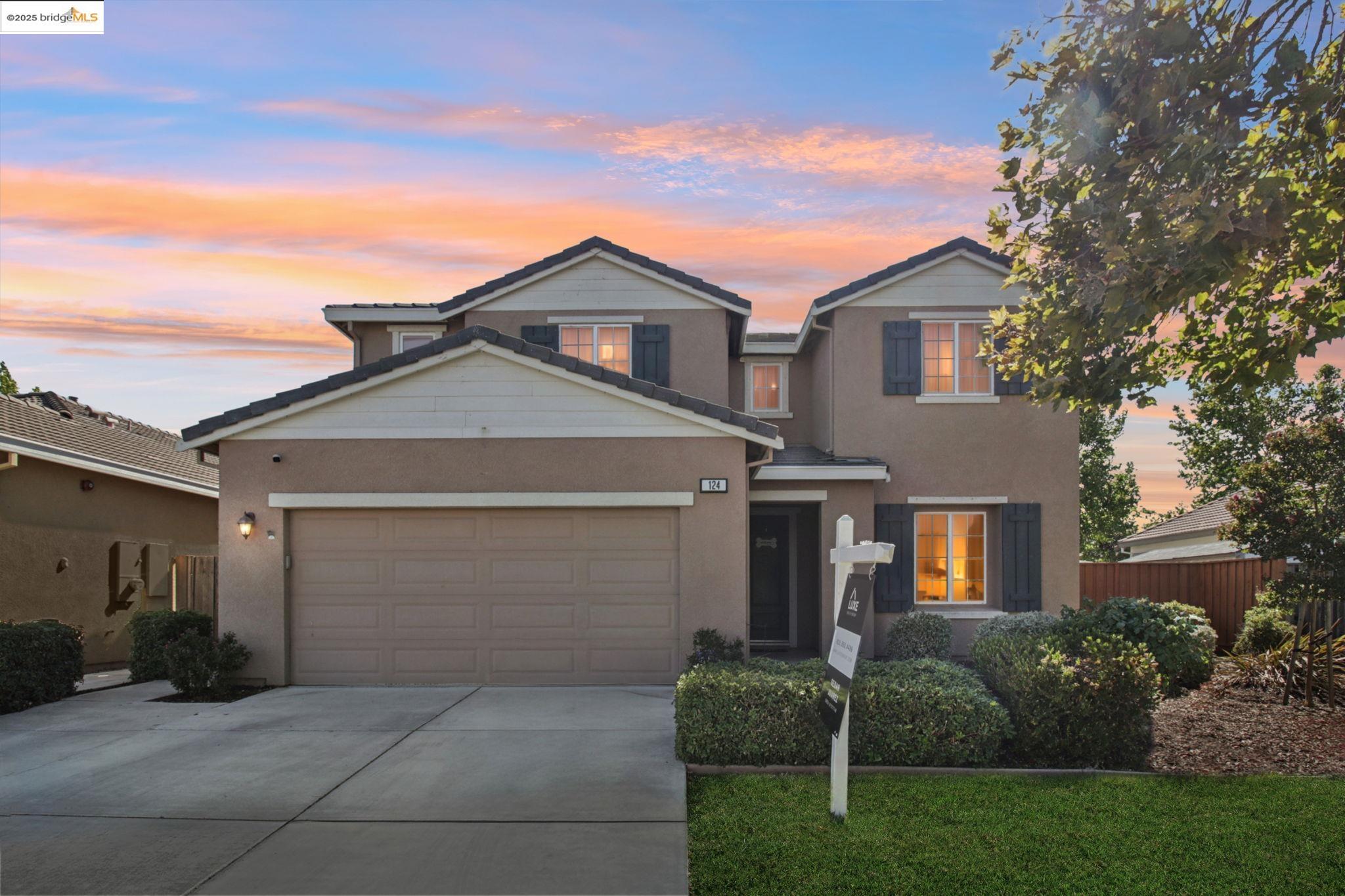 Detail Gallery Image 1 of 60 For 124 Clear Lake Ct, Oakley,  CA 94561 - 4 Beds | 3 Baths