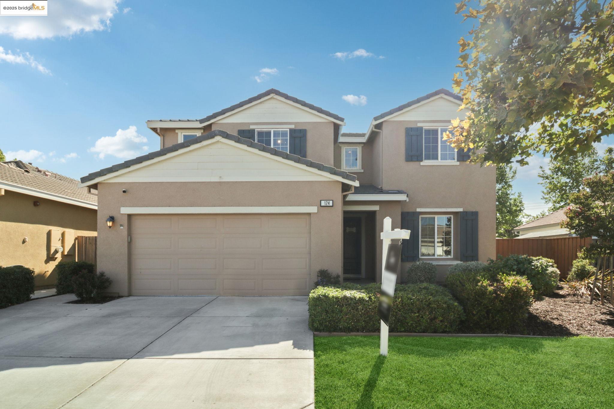 Detail Gallery Image 2 of 60 For 124 Clear Lake Ct, Oakley,  CA 94561 - 4 Beds | 3 Baths