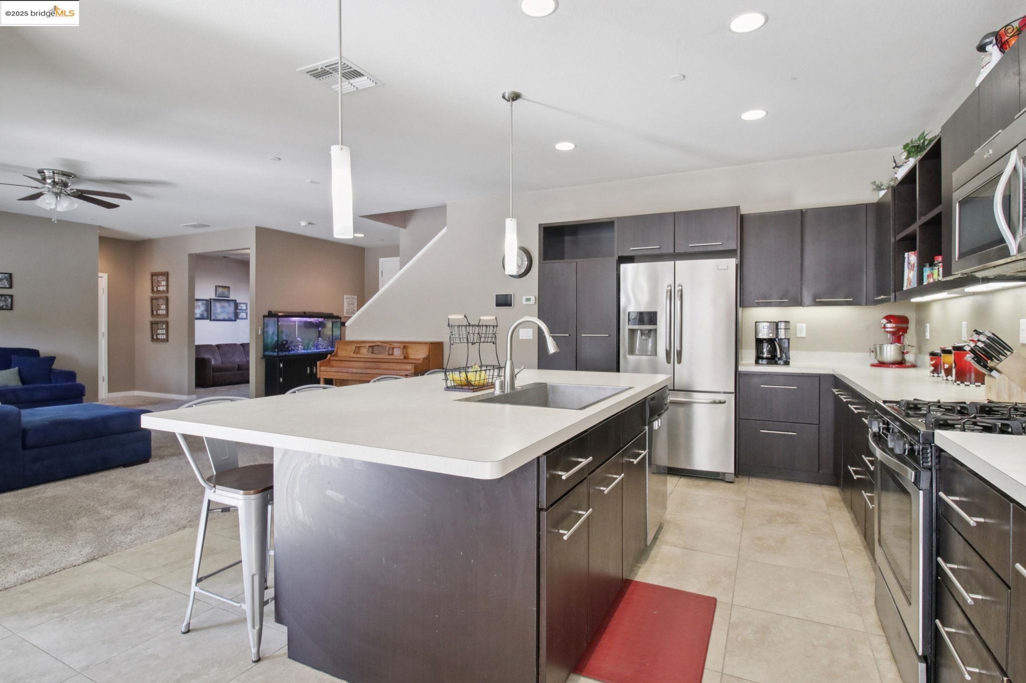 Detail Gallery Image 14 of 60 For 124 Clear Lake Ct, Oakley,  CA 94561 - 4 Beds | 3 Baths