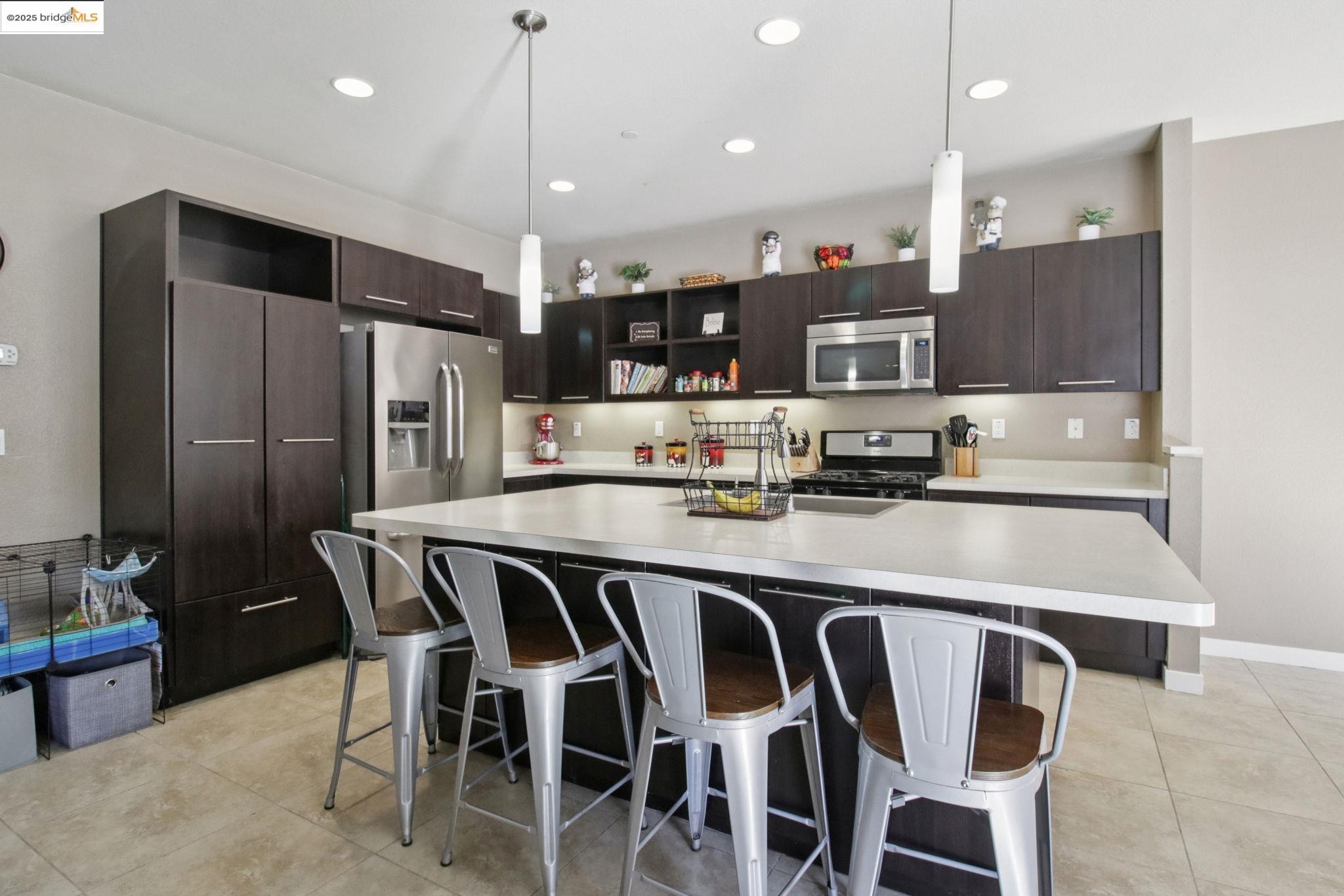 Detail Gallery Image 15 of 60 For 124 Clear Lake Ct, Oakley,  CA 94561 - 4 Beds | 3 Baths