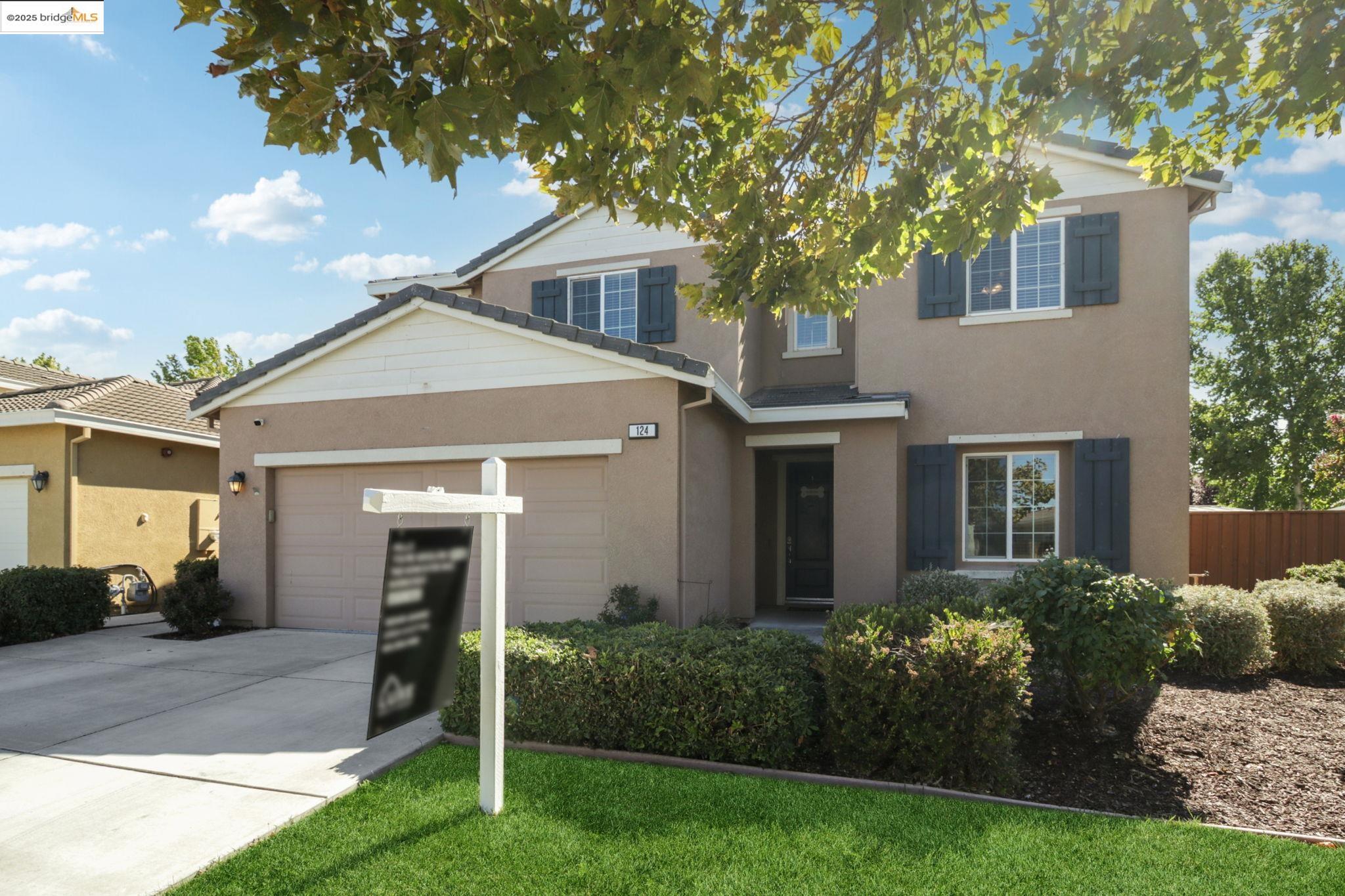 Detail Gallery Image 3 of 60 For 124 Clear Lake Ct, Oakley,  CA 94561 - 4 Beds | 3 Baths