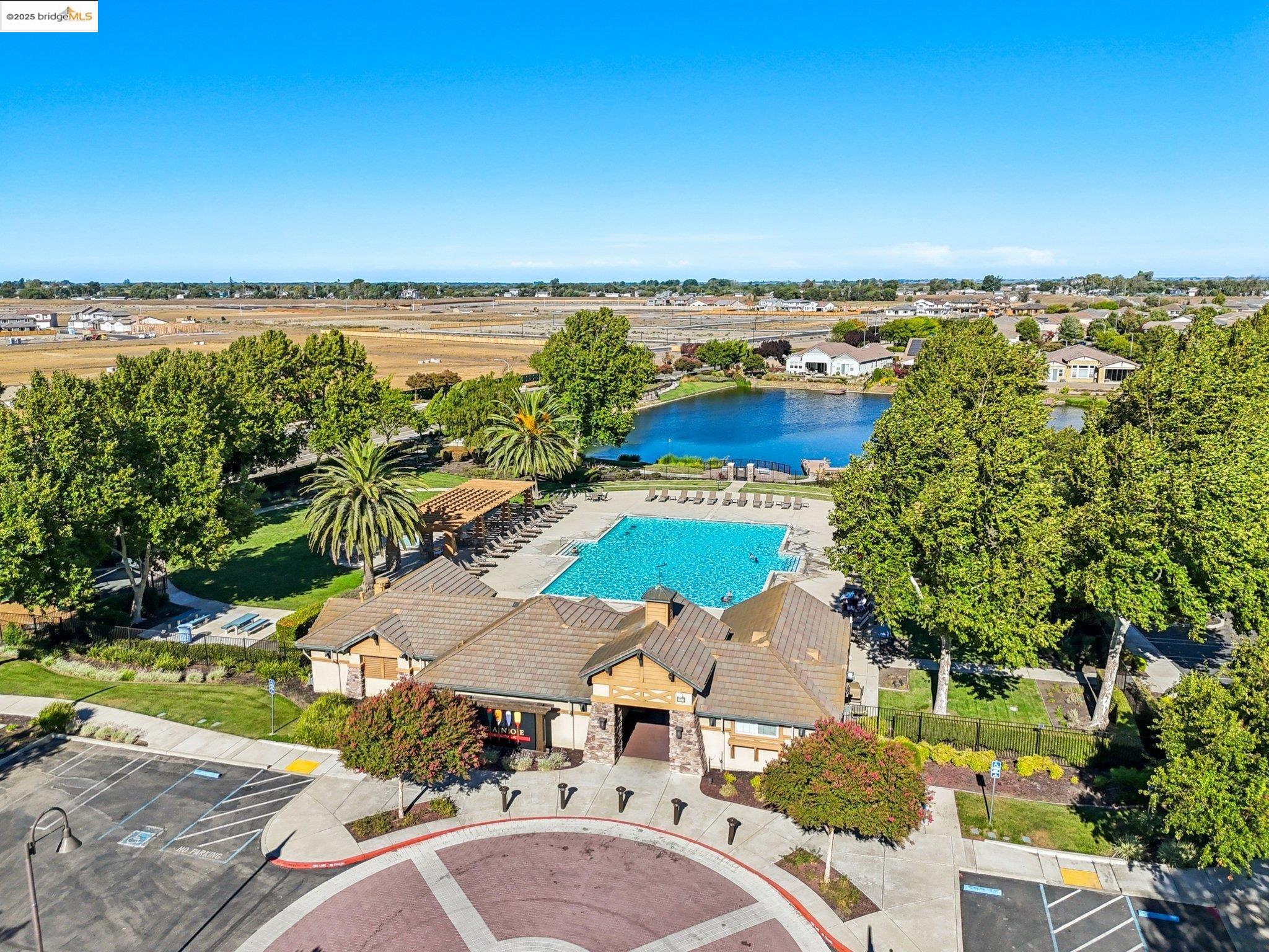 Detail Gallery Image 56 of 60 For 124 Clear Lake Ct, Oakley,  CA 94561 - 4 Beds | 3 Baths