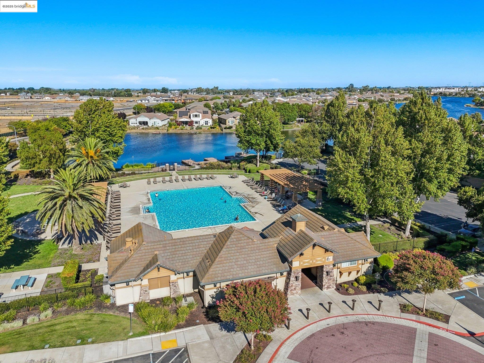 Detail Gallery Image 57 of 60 For 124 Clear Lake Ct, Oakley,  CA 94561 - 4 Beds | 3 Baths