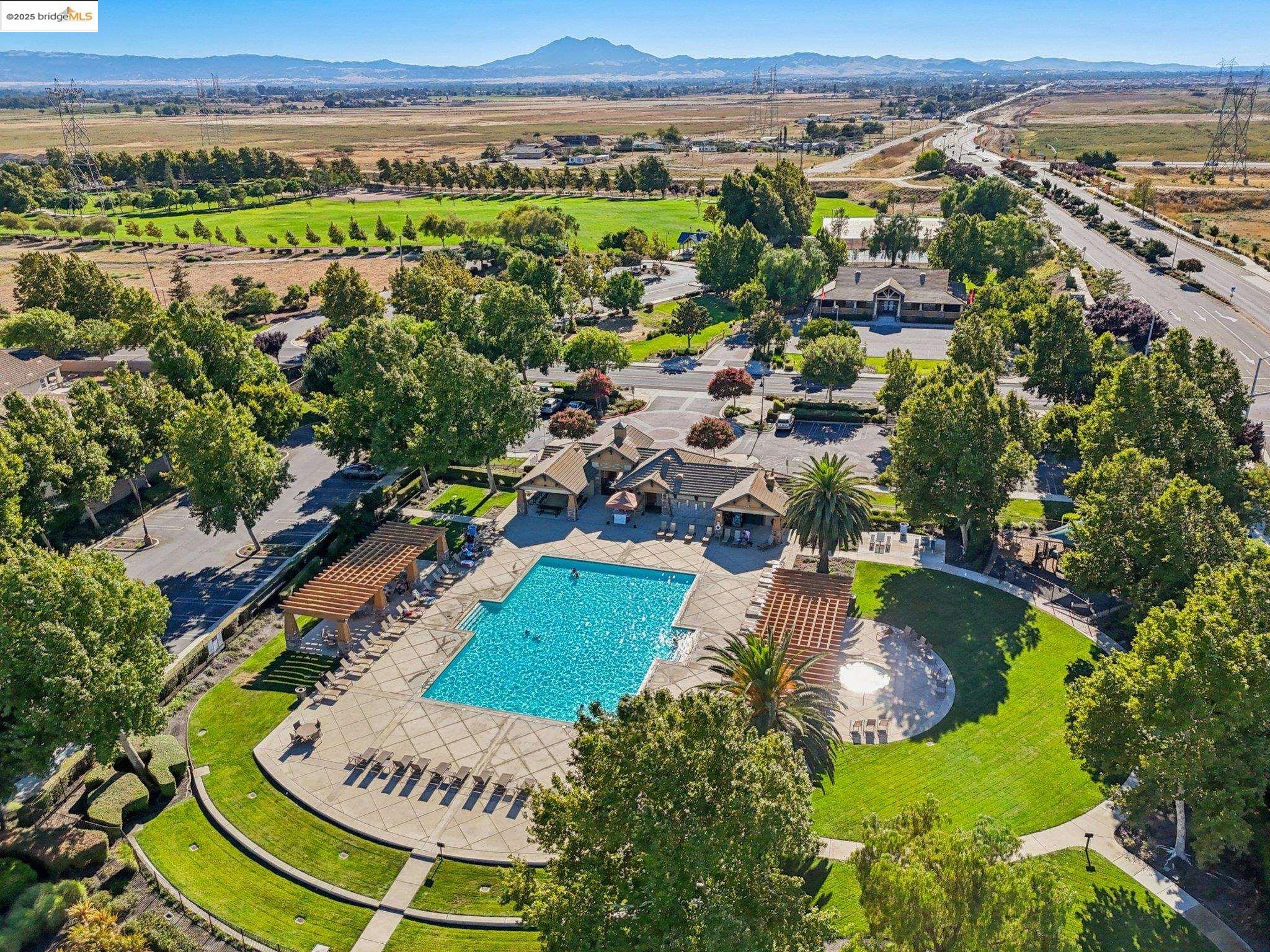 Detail Gallery Image 59 of 60 For 124 Clear Lake Ct, Oakley,  CA 94561 - 4 Beds | 3 Baths
