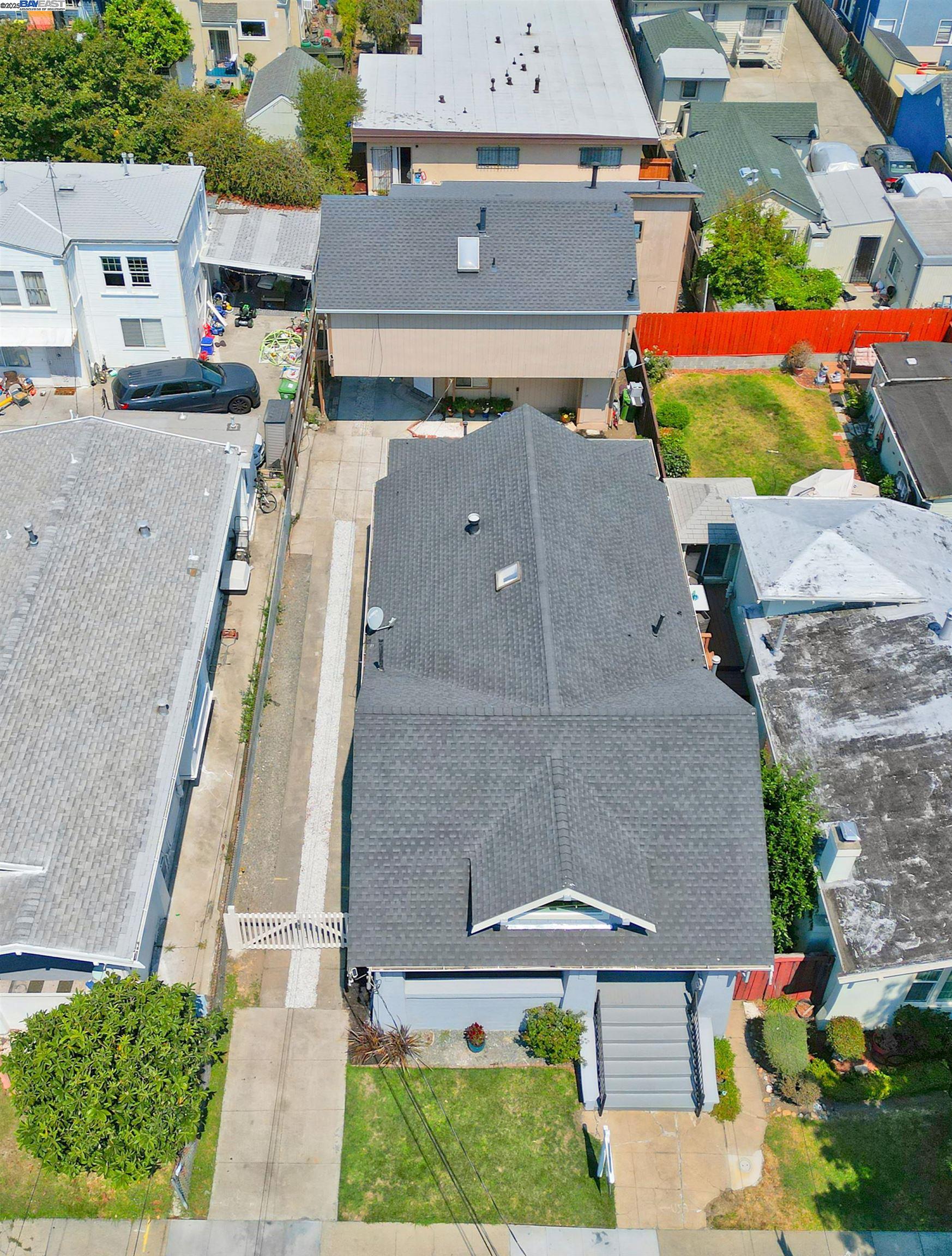 Detail Gallery Image 33 of 56 For 3914 Aqua Vista St, Oakland,  CA 94601 - 3 Beds | 2 Baths