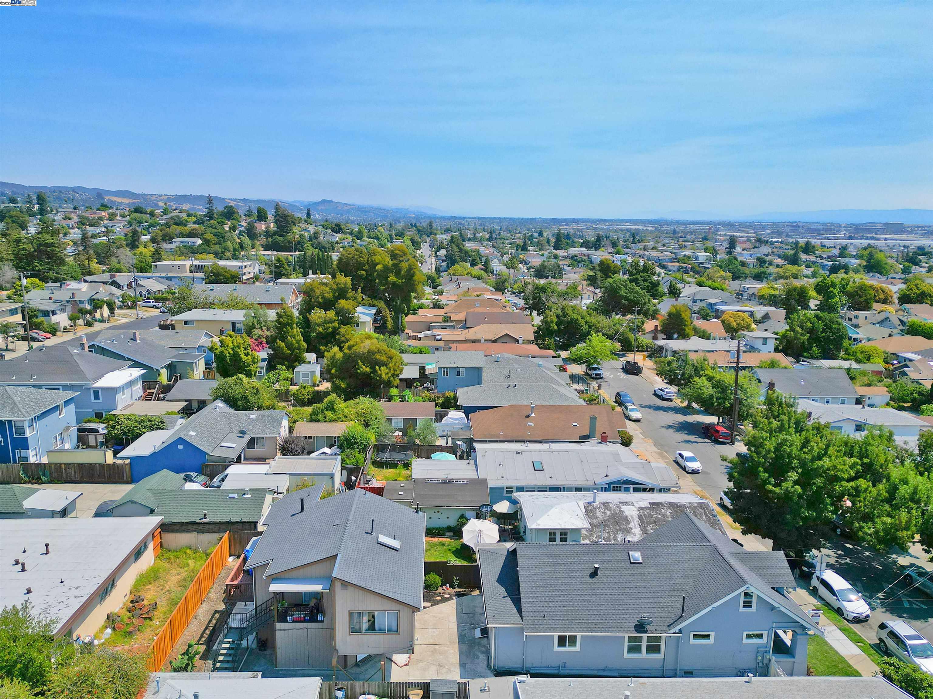 Detail Gallery Image 35 of 56 For 3914 Aqua Vista St, Oakland,  CA 94601 - 3 Beds | 2 Baths
