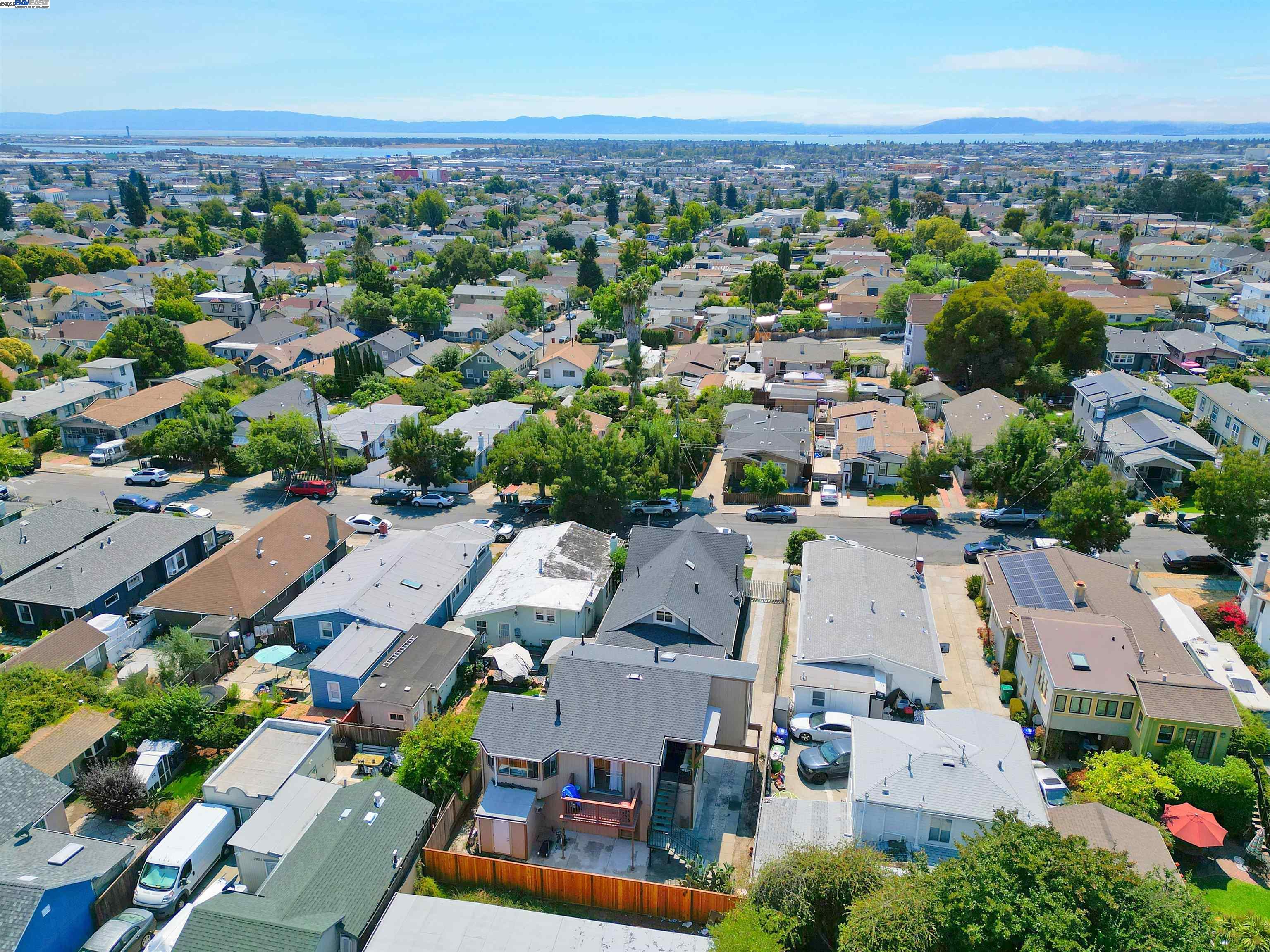 Detail Gallery Image 36 of 56 For 3914 Aqua Vista St, Oakland,  CA 94601 - 3 Beds | 2 Baths