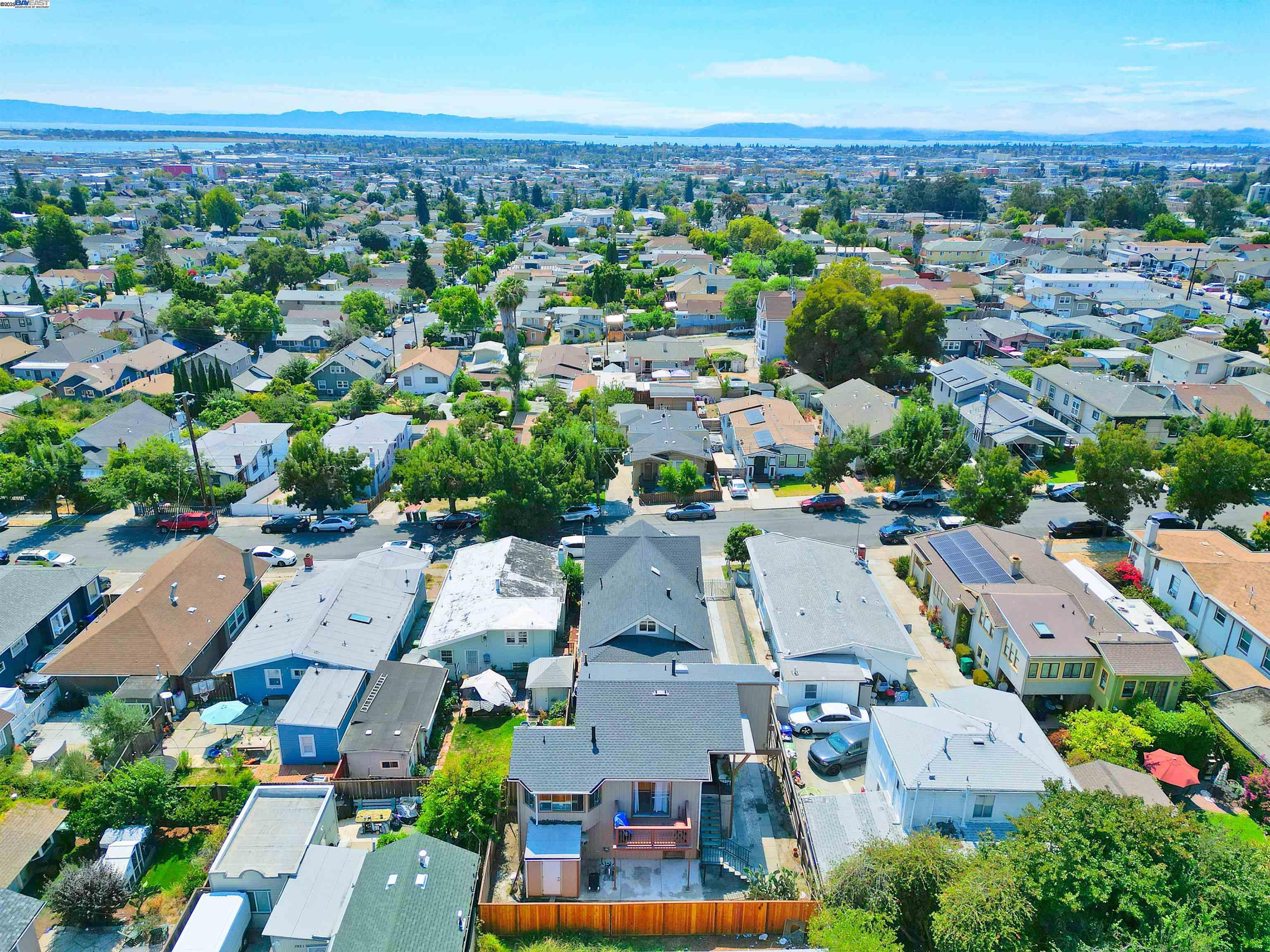 Detail Gallery Image 37 of 56 For 3914 Aqua Vista St, Oakland,  CA 94601 - 3 Beds | 2 Baths