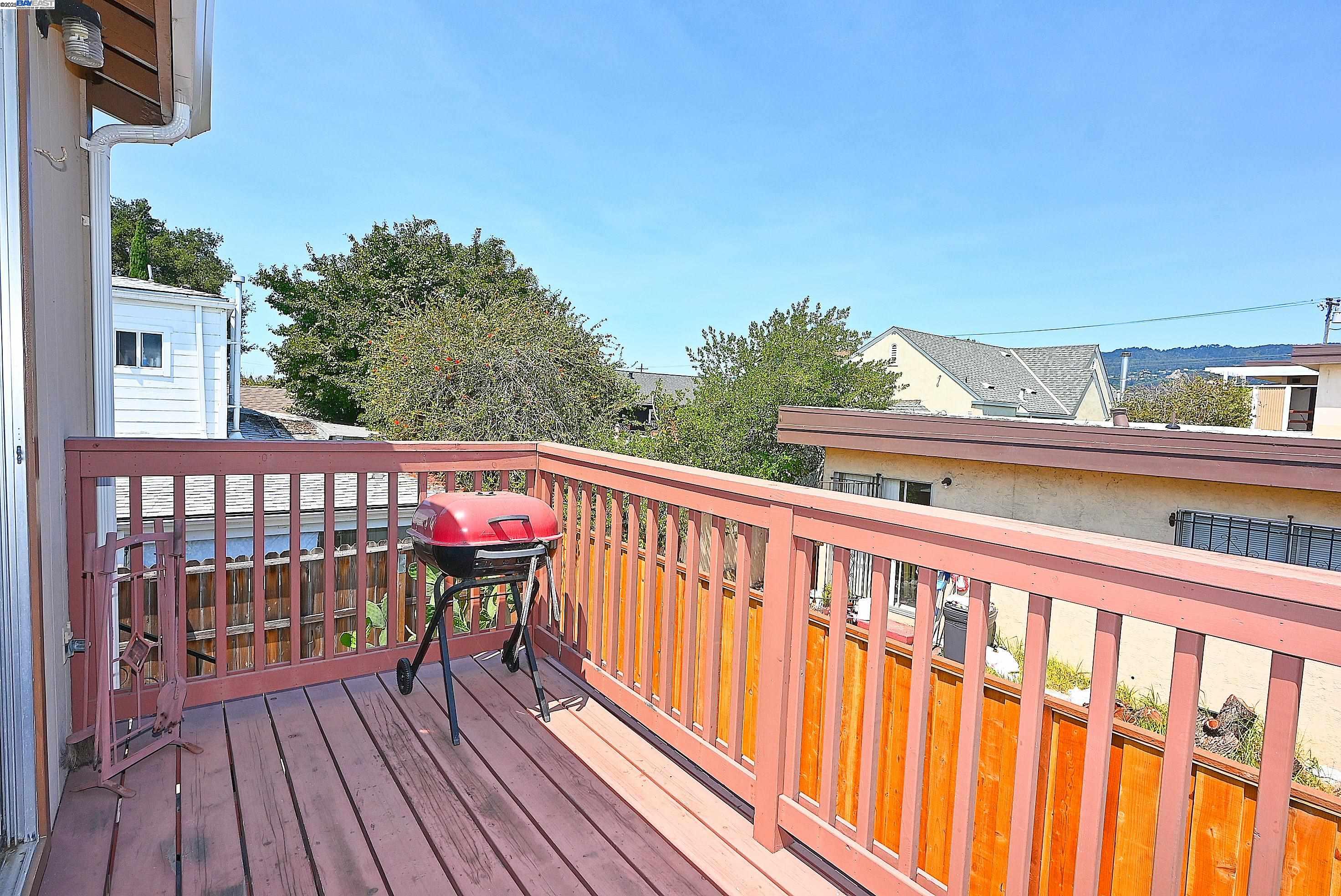 Detail Gallery Image 49 of 56 For 3914 Aqua Vista St, Oakland,  CA 94601 - 3 Beds | 2 Baths