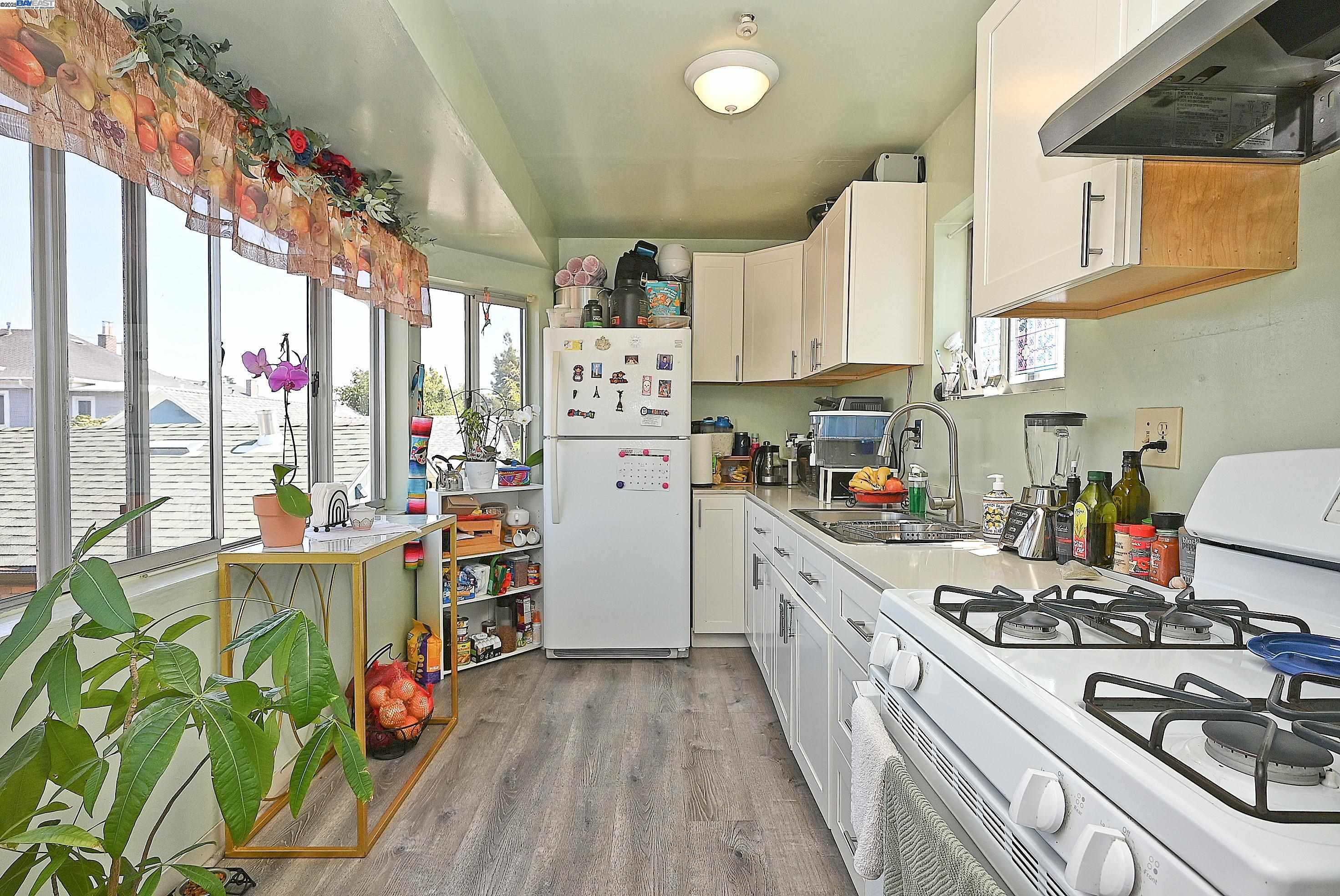 Detail Gallery Image 50 of 56 For 3914 Aqua Vista St, Oakland,  CA 94601 - 3 Beds | 2 Baths