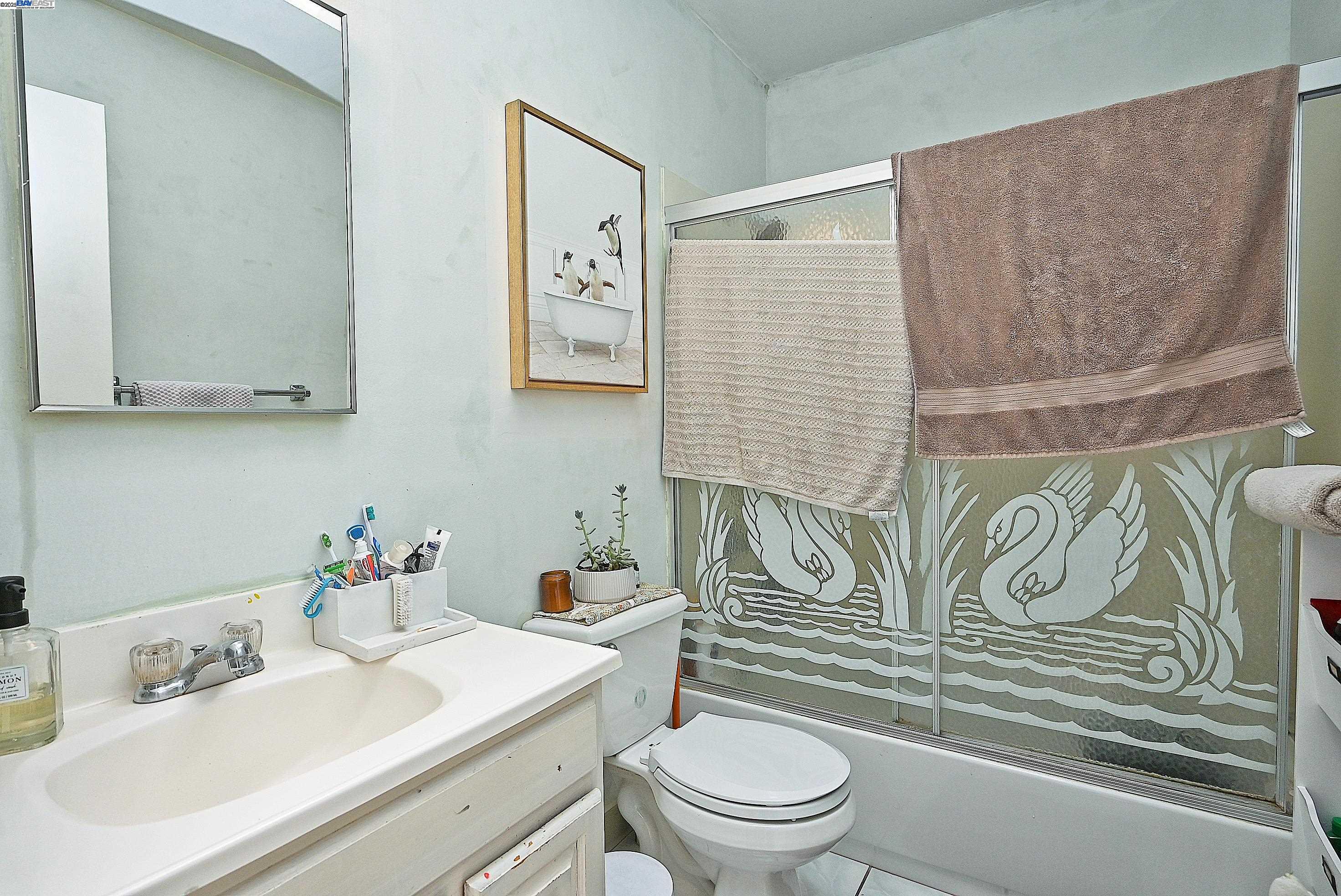 Detail Gallery Image 53 of 56 For 3914 Aqua Vista St, Oakland,  CA 94601 - 3 Beds | 2 Baths