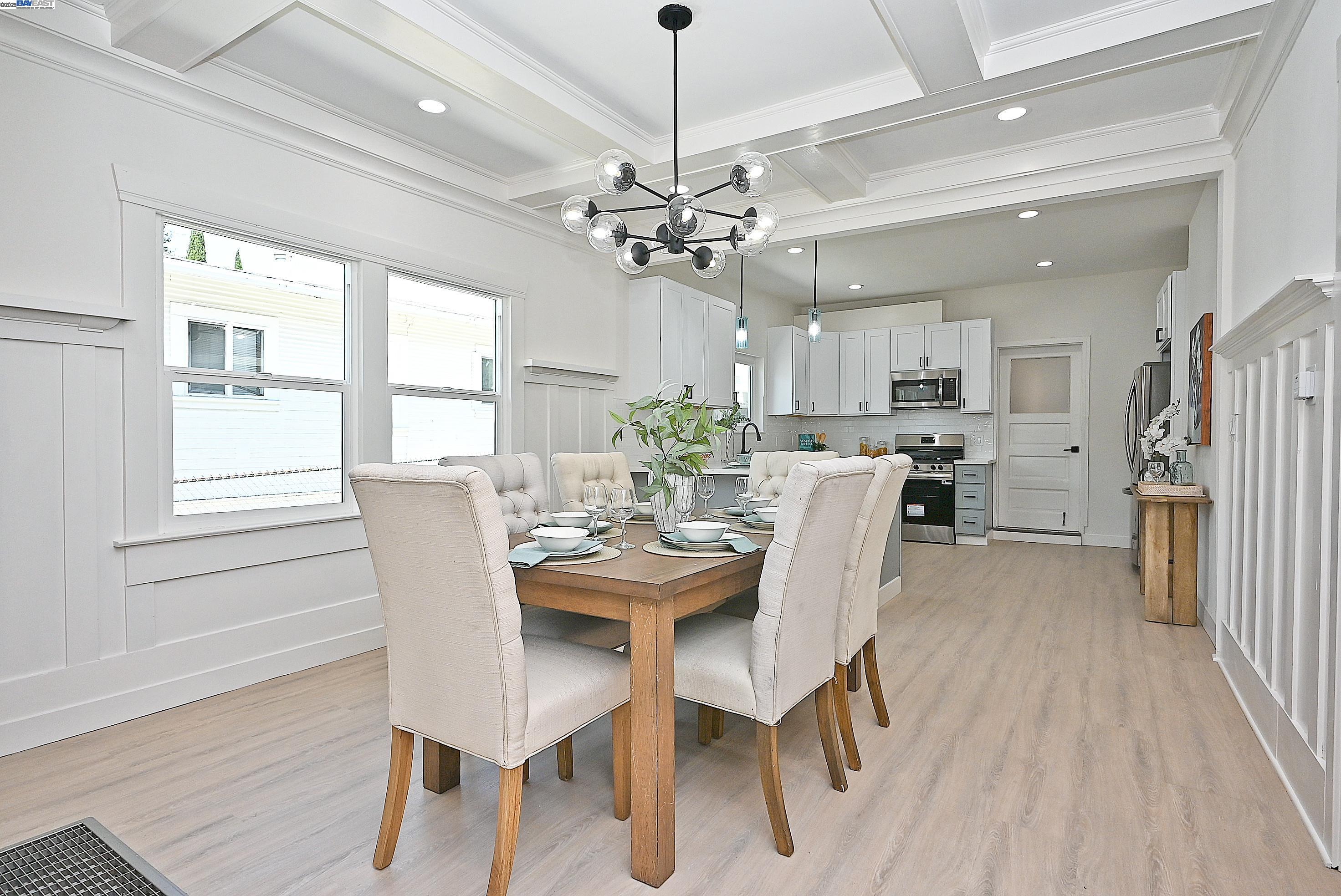 Detail Gallery Image 9 of 56 For 3914 Aqua Vista St, Oakland,  CA 94601 - 3 Beds | 2 Baths