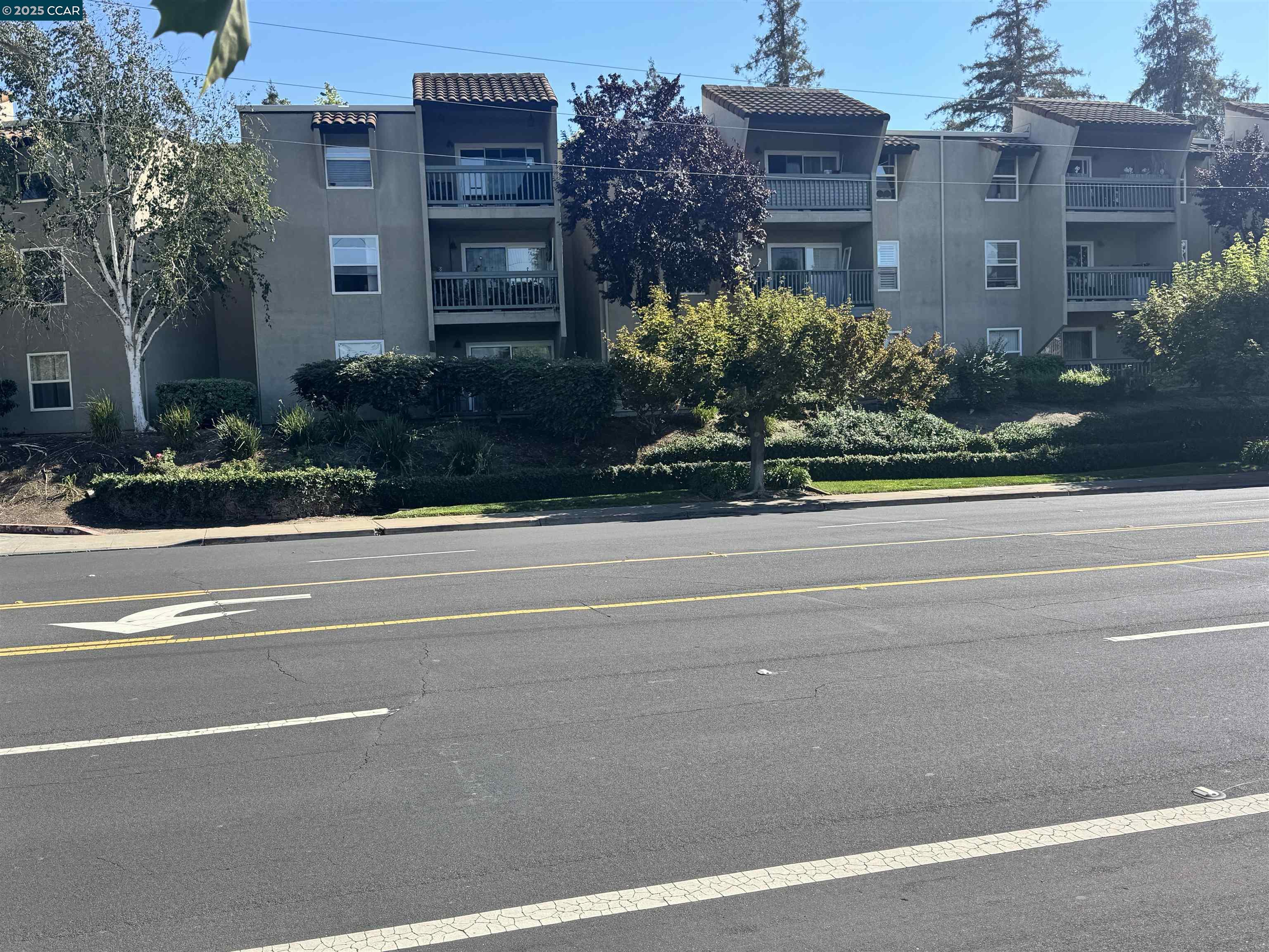Detail Gallery Image 30 of 41 For 1085 Murrieta Blvd #111,  Livermore,  CA 94550 - 2 Beds | 2 Baths