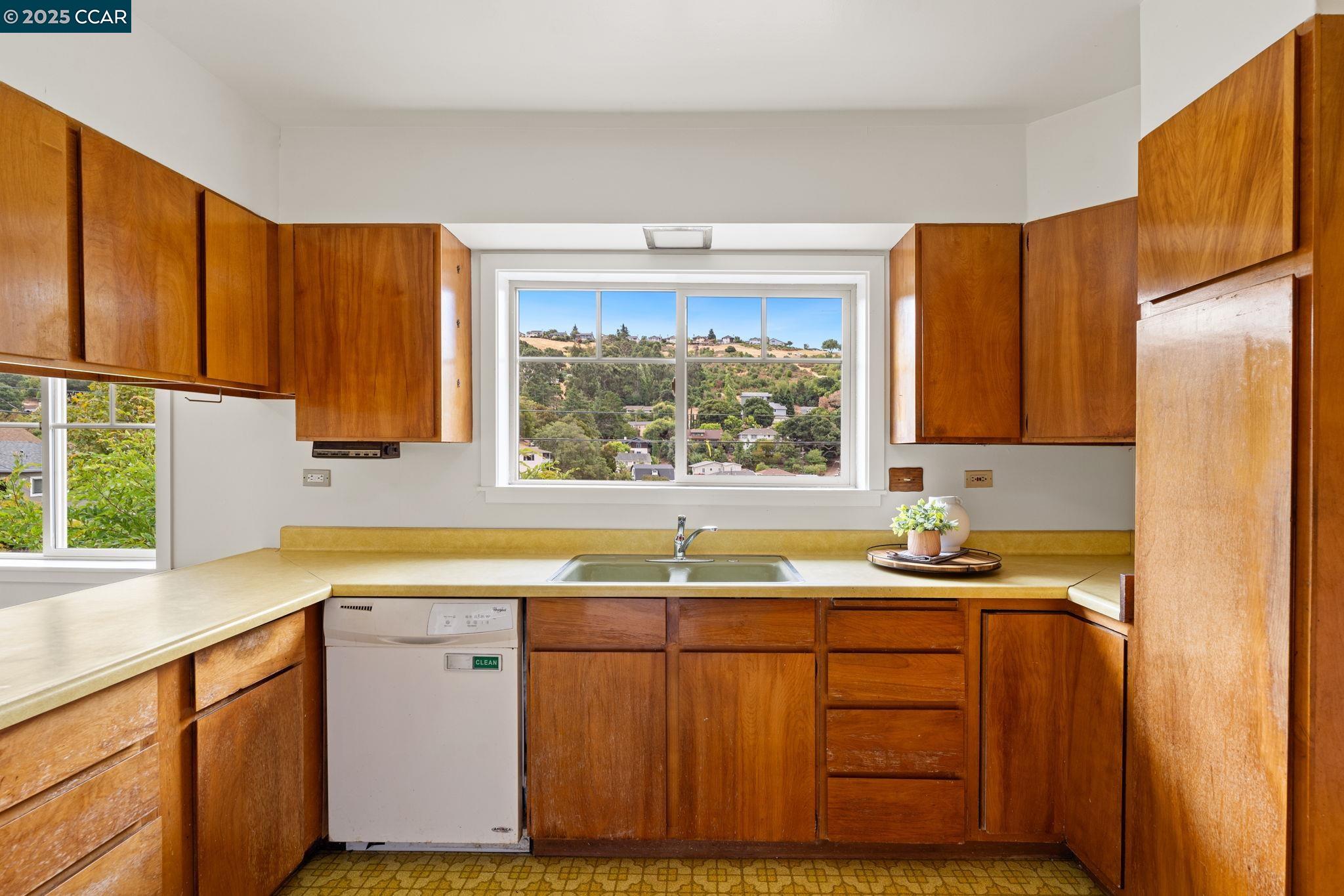 Detail Gallery Image 16 of 41 For 466 Clark St, Crockett,  CA 94525 - 3 Beds | 1 Baths