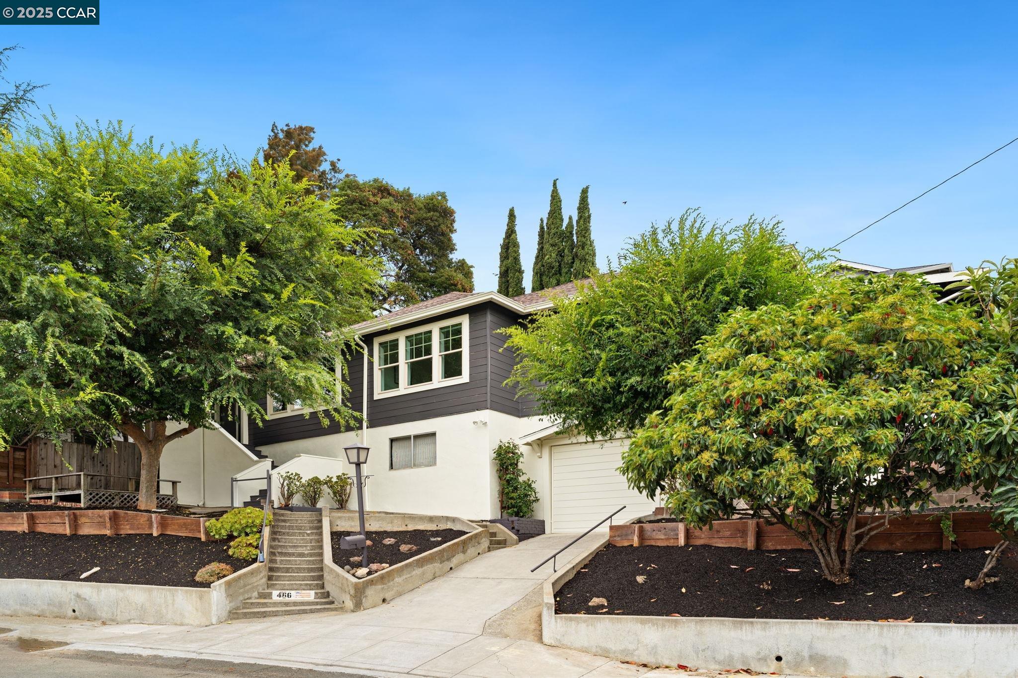 Detail Gallery Image 2 of 41 For 466 Clark St, Crockett,  CA 94525 - 3 Beds | 1 Baths