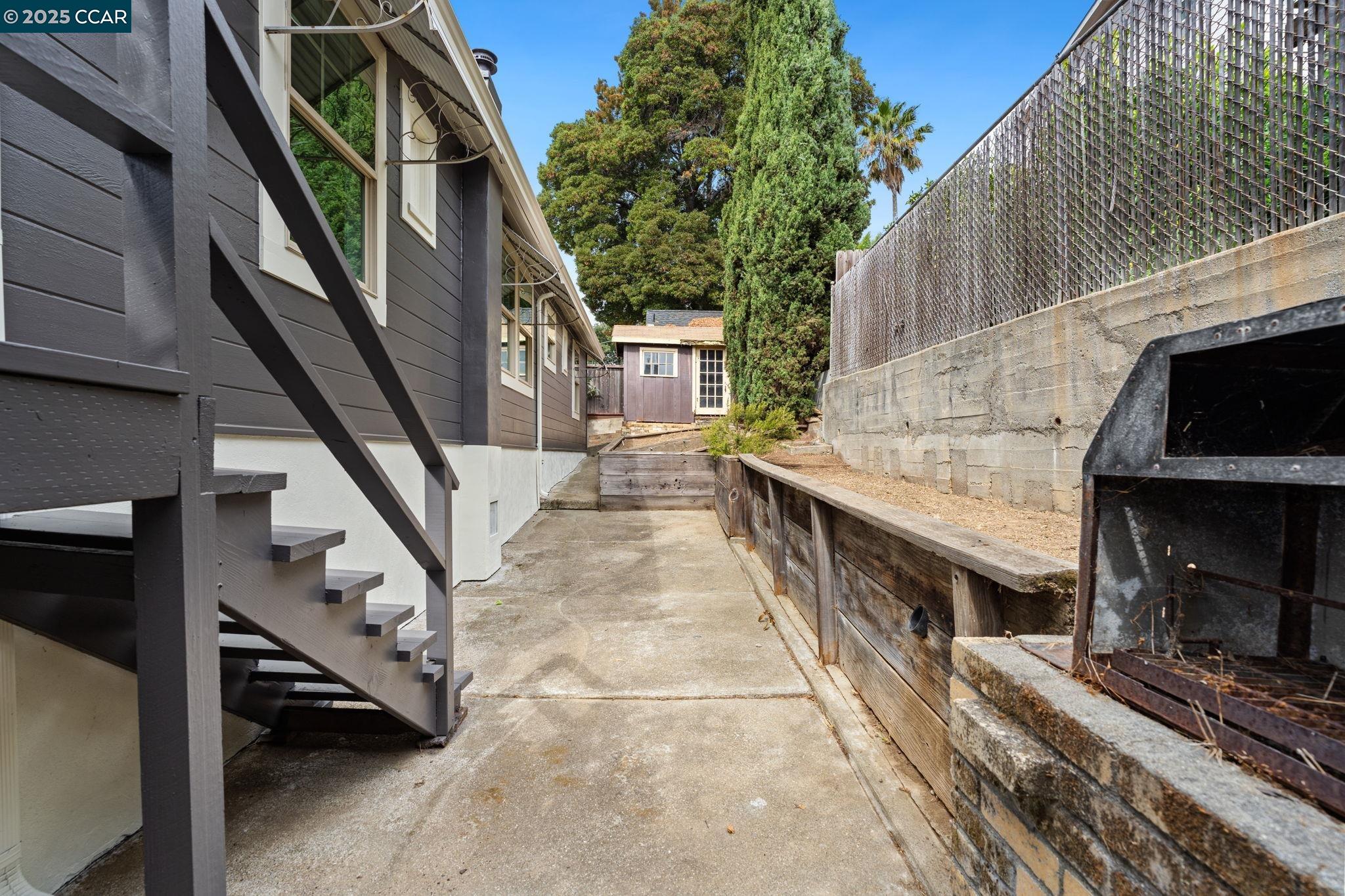 Detail Gallery Image 33 of 41 For 466 Clark St, Crockett,  CA 94525 - 3 Beds | 1 Baths
