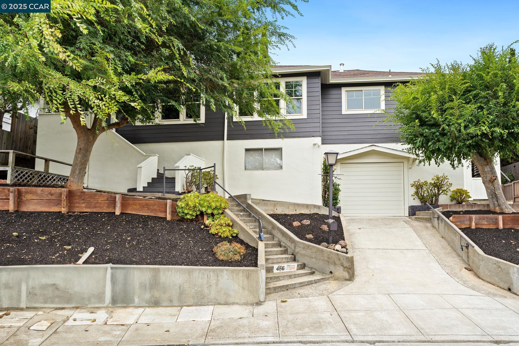 Detail Gallery Image 4 of 41 For 466 Clark St, Crockett,  CA 94525 - 3 Beds | 1 Baths