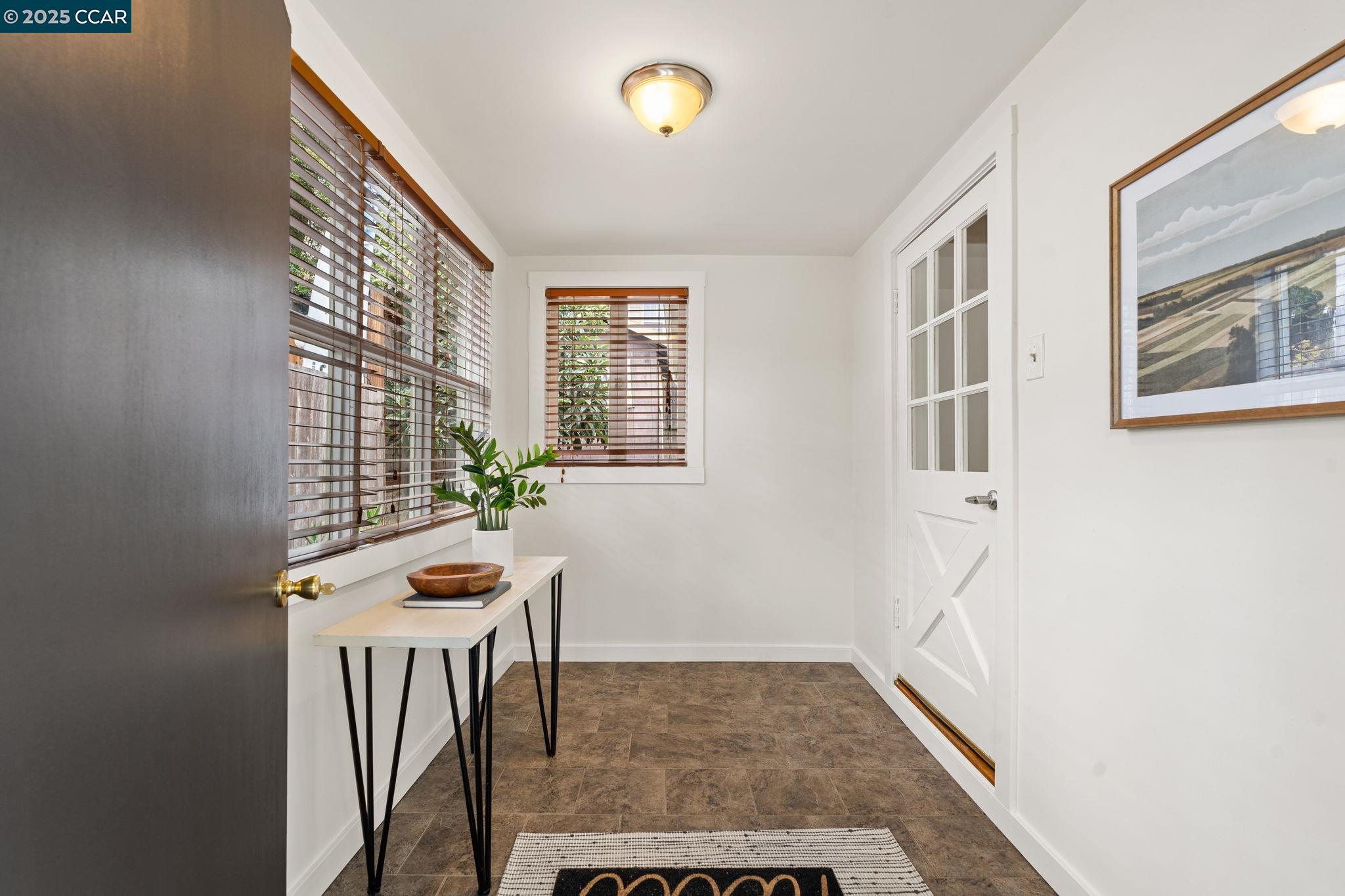 Detail Gallery Image 6 of 41 For 466 Clark St, Crockett,  CA 94525 - 3 Beds | 1 Baths