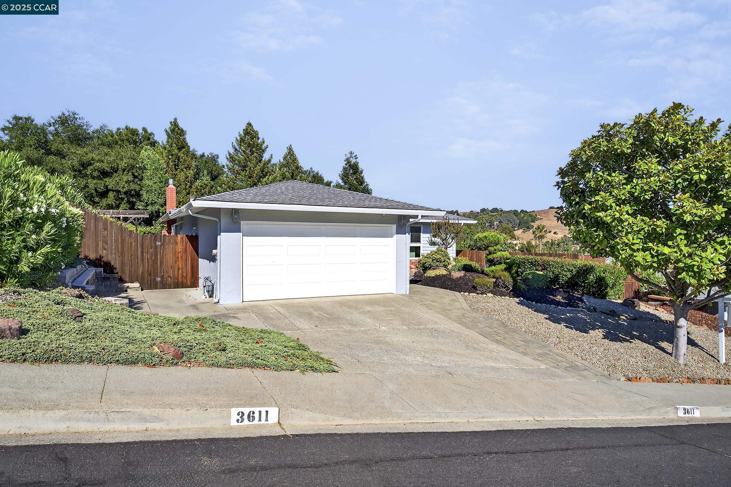 Detail Gallery Image 2 of 60 For 3611 Victor St, Pinole,  CA 94564 - 3 Beds | 2 Baths