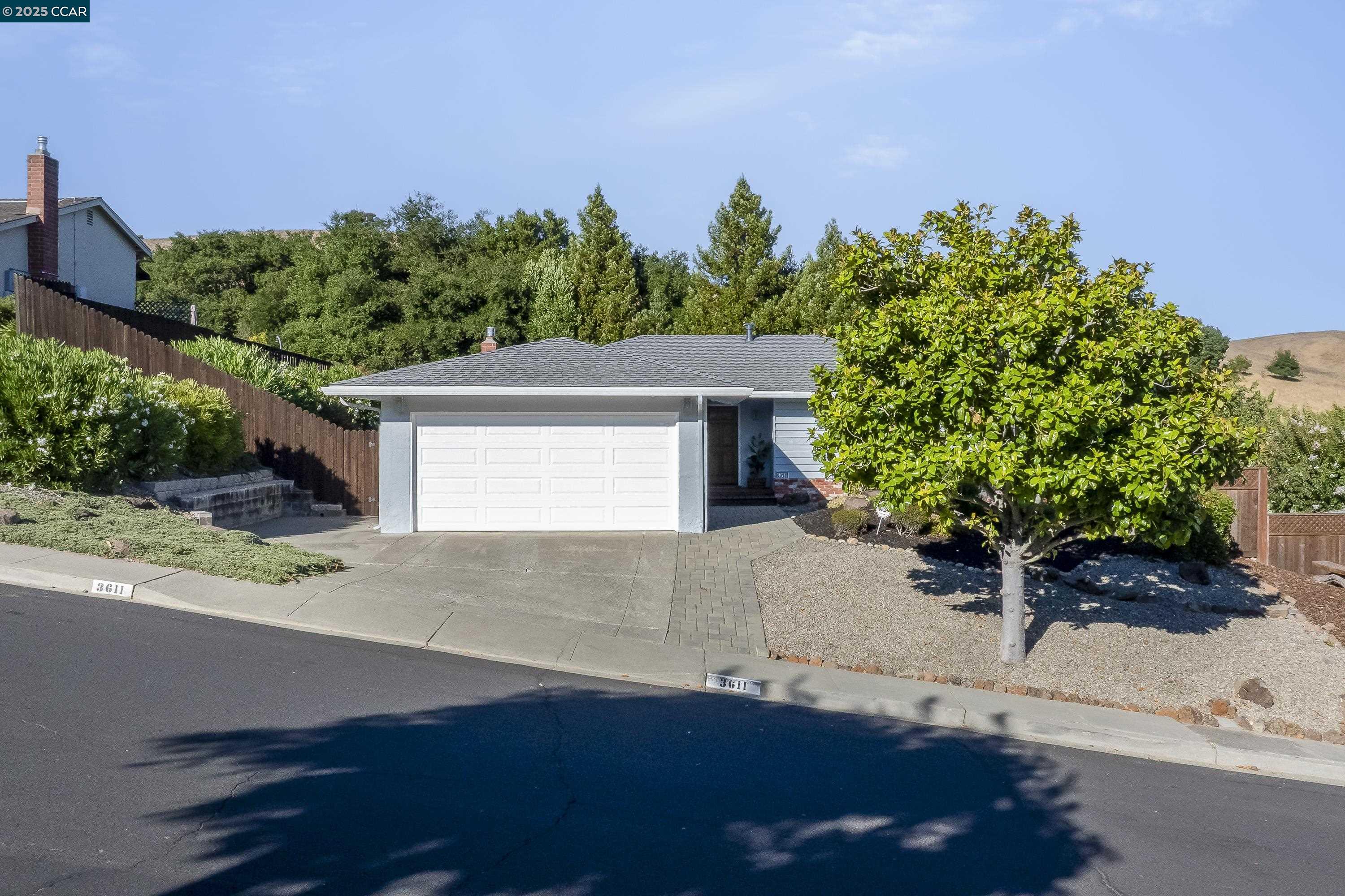 Detail Gallery Image 3 of 60 For 3611 Victor St, Pinole,  CA 94564 - 3 Beds | 2 Baths