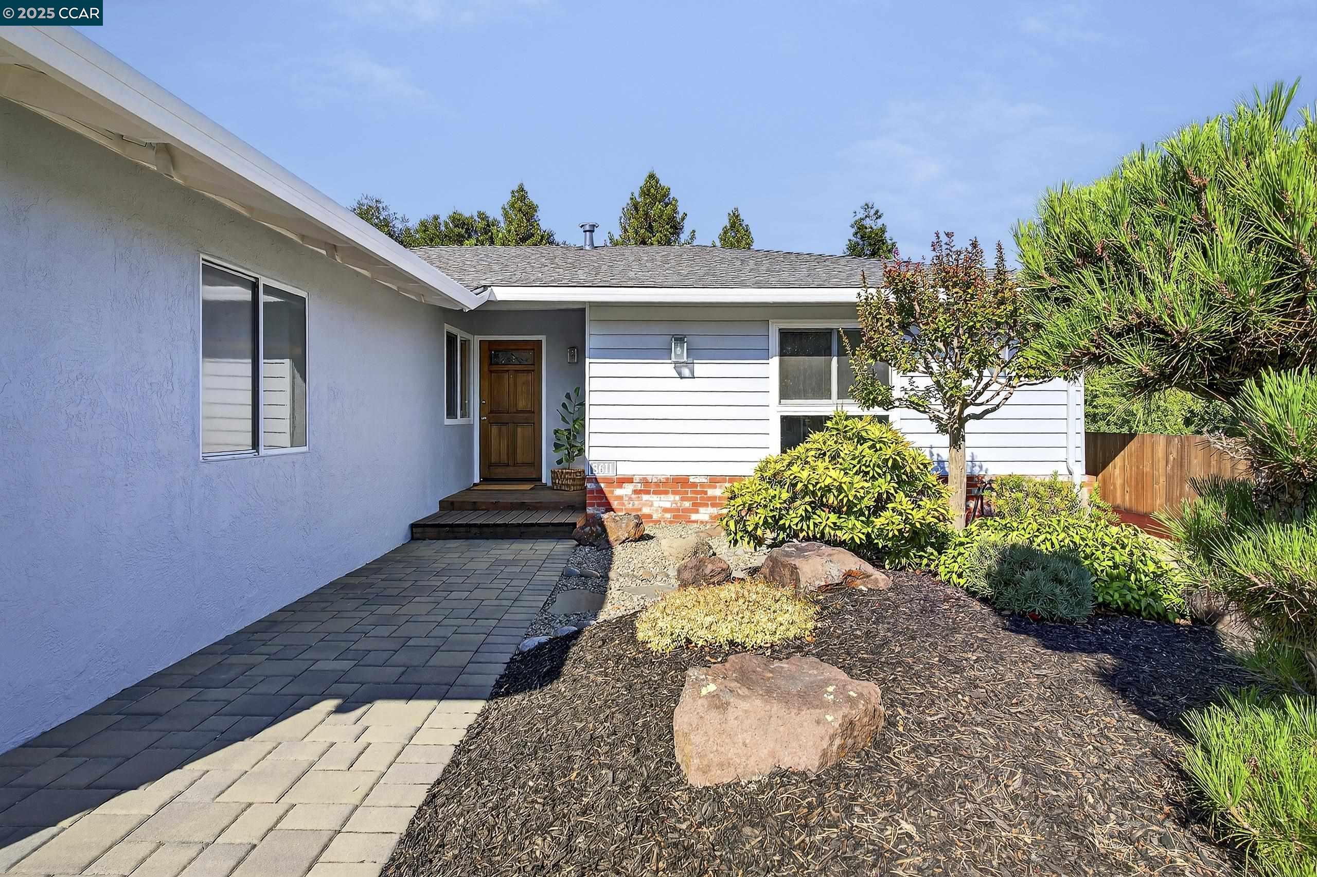 Detail Gallery Image 6 of 60 For 3611 Victor St, Pinole,  CA 94564 - 3 Beds | 2 Baths
