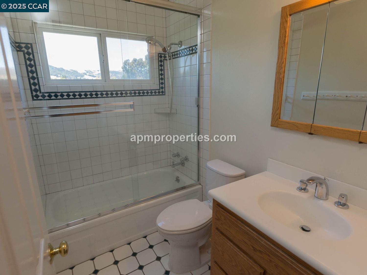 Detail Gallery Image 13 of 20 For 235 Saint Christopher Dr, Danville,  CA 94526 - 3 Beds | 3 Baths