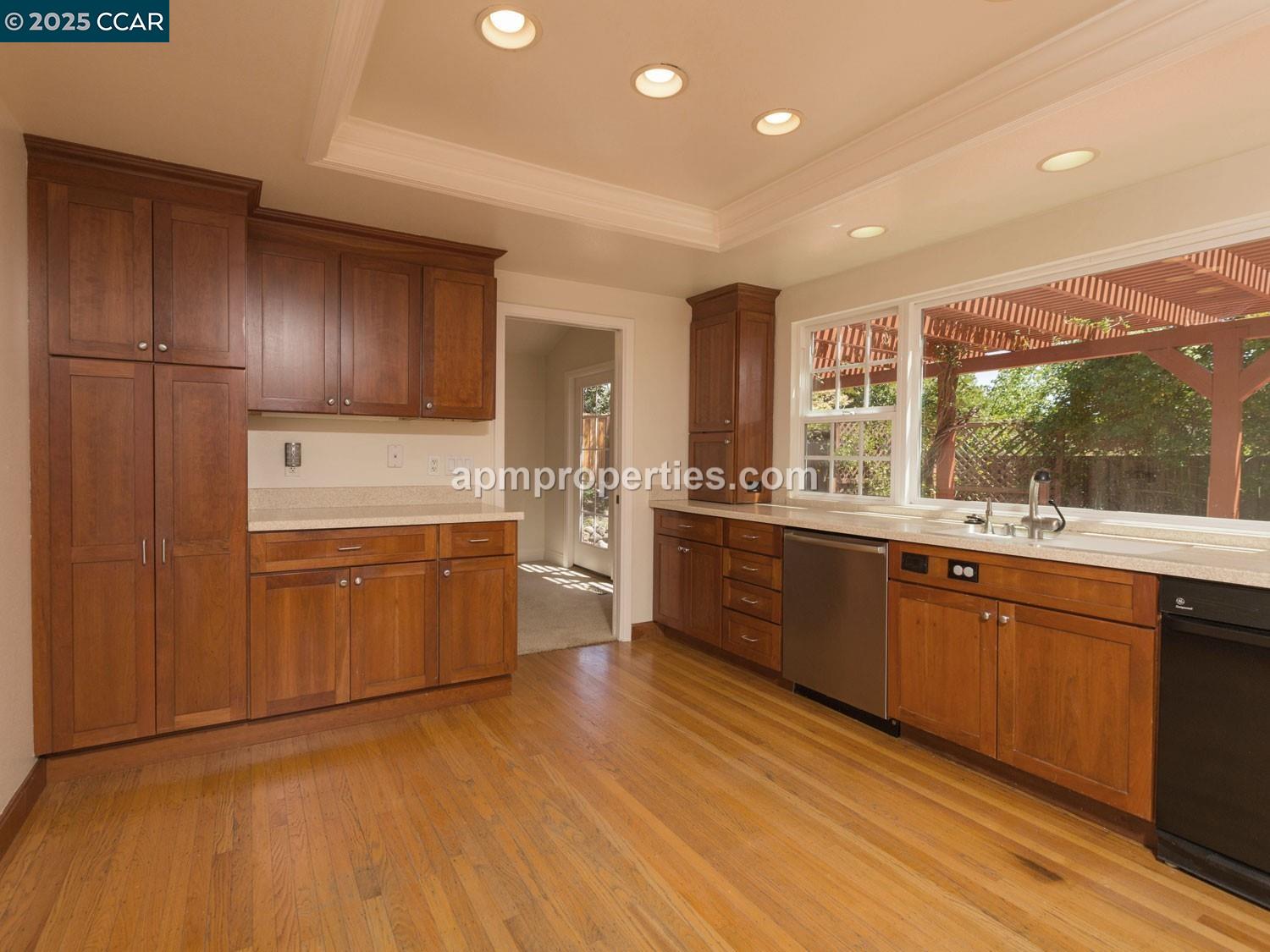 Detail Gallery Image 7 of 20 For 235 Saint Christopher Dr, Danville,  CA 94526 - 3 Beds | 3 Baths