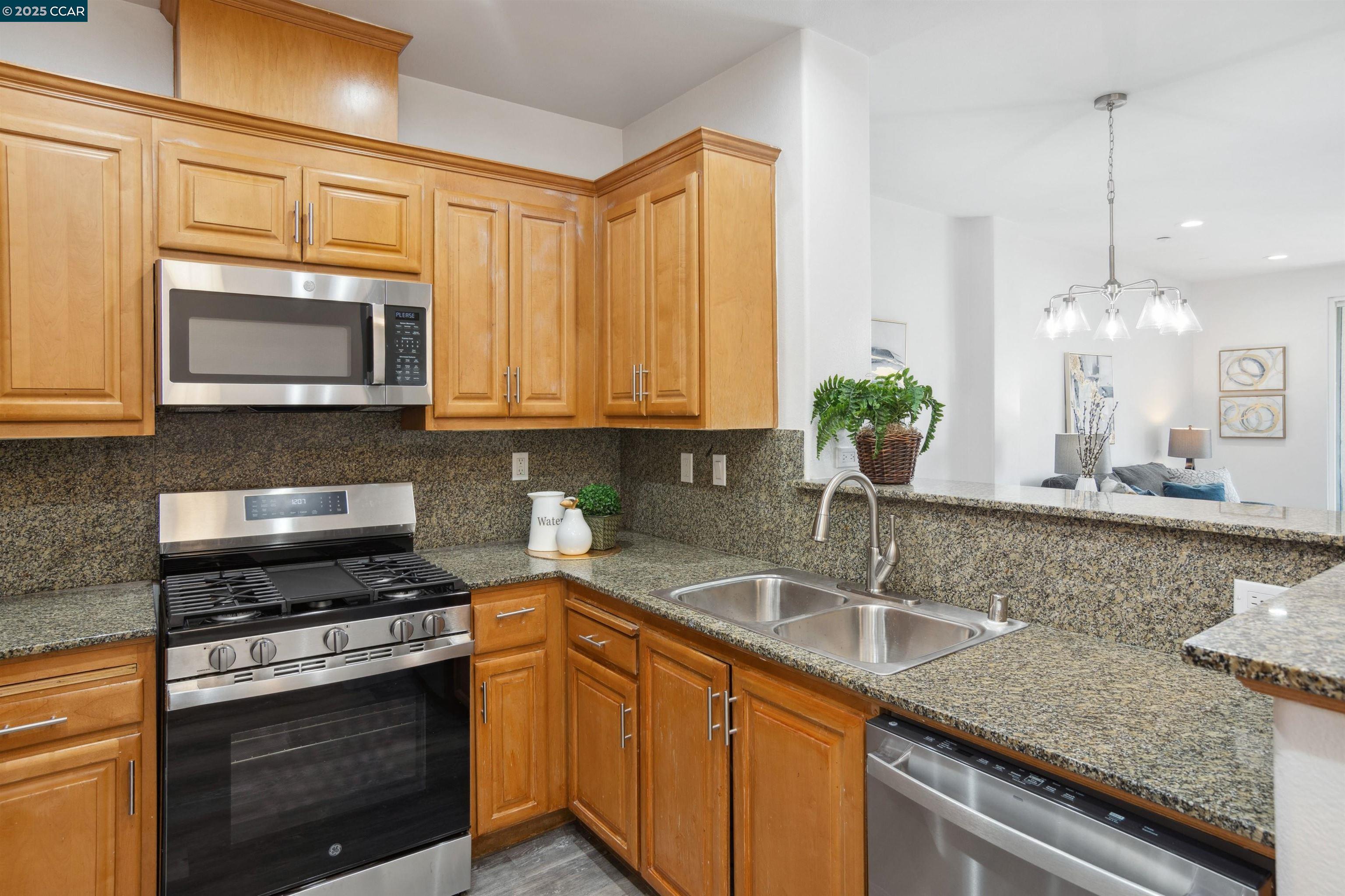 Detail Gallery Image 15 of 60 For 3240 Maguire Way #401,  Dublin,  CA 94568 - 3 Beds | 2 Baths