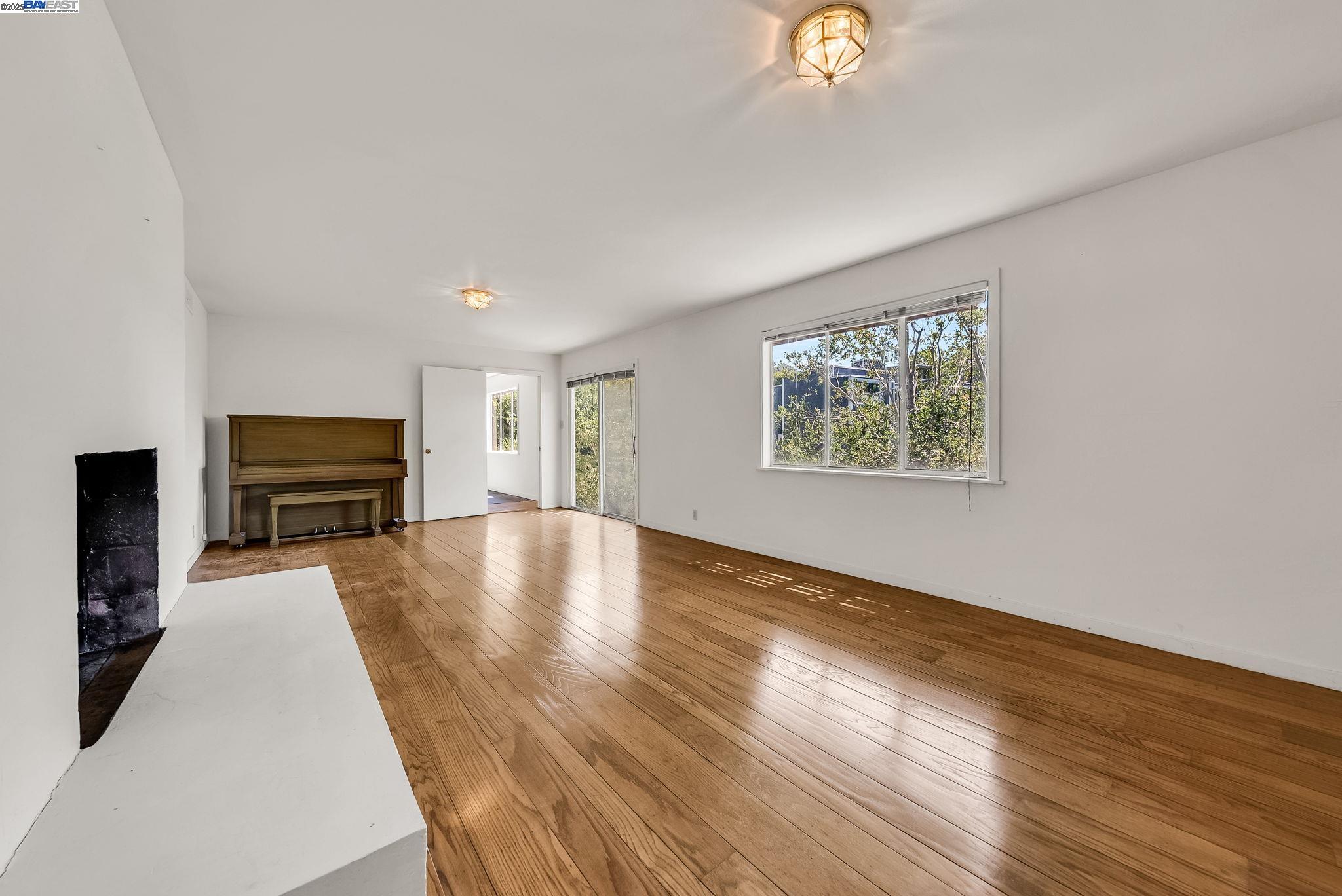 Detail Gallery Image 30 of 46 For 75 Hillcrest Rd, Mill Valley,  CA 94941 - 4 Beds | 2 Baths