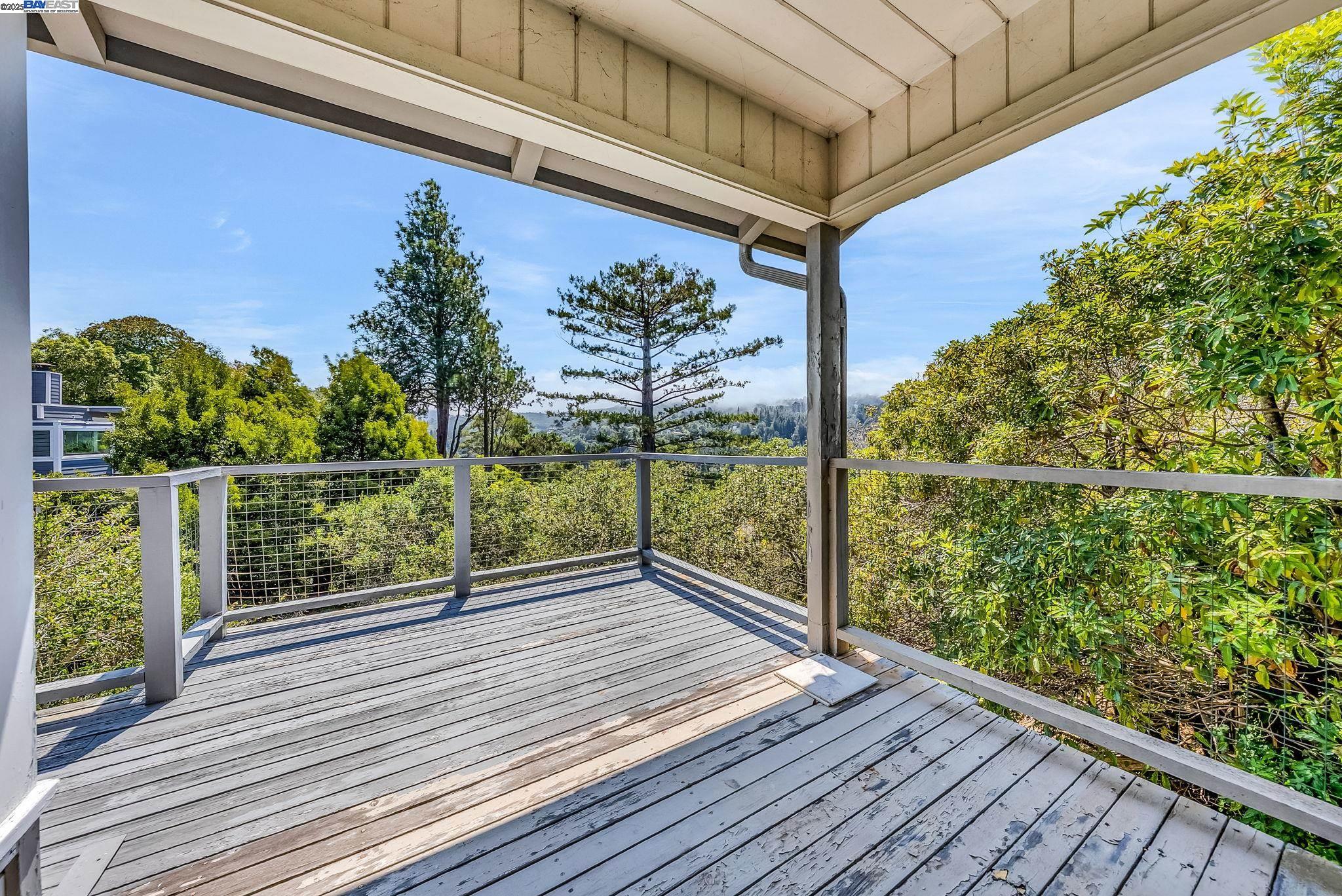 Detail Gallery Image 30 of 44 For 75 Hillcrest Rd, Mill Valley,  CA 94941 - 4 Beds | 2 Baths
