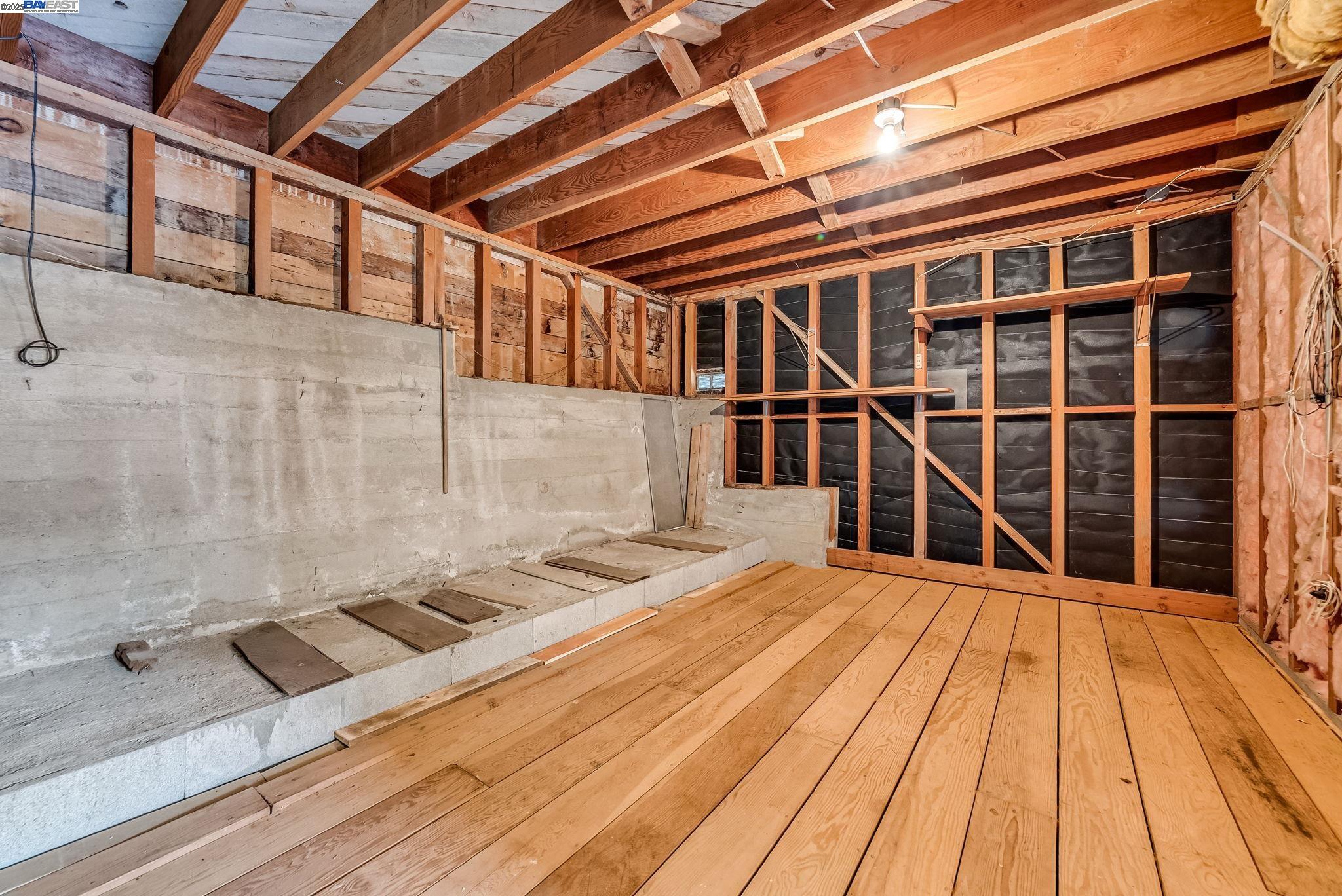 Detail Gallery Image 34 of 44 For 75 Hillcrest Rd, Mill Valley,  CA 94941 - 4 Beds | 2 Baths