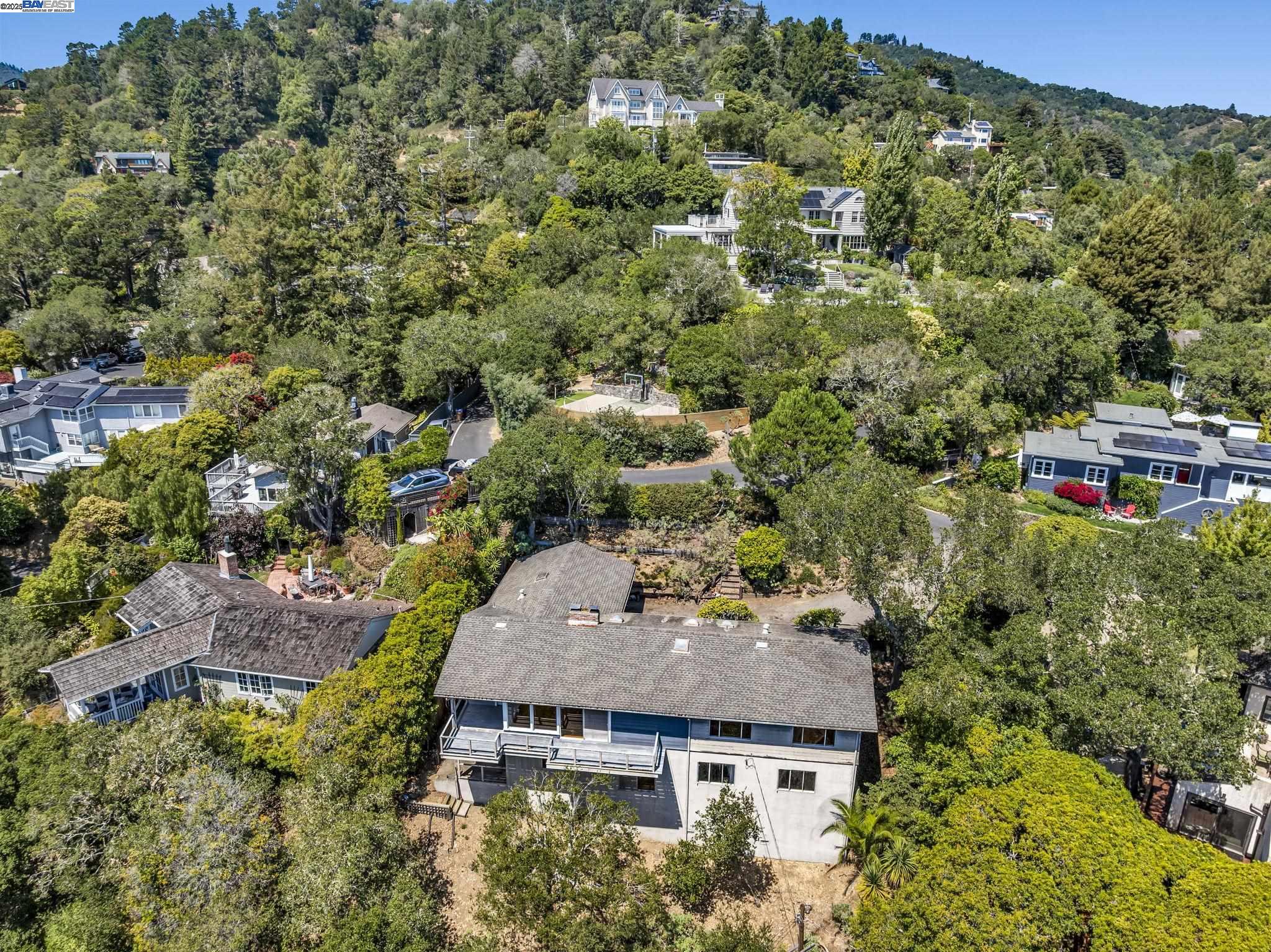 Detail Gallery Image 40 of 46 For 75 Hillcrest Rd, Mill Valley,  CA 94941 - 4 Beds | 2 Baths