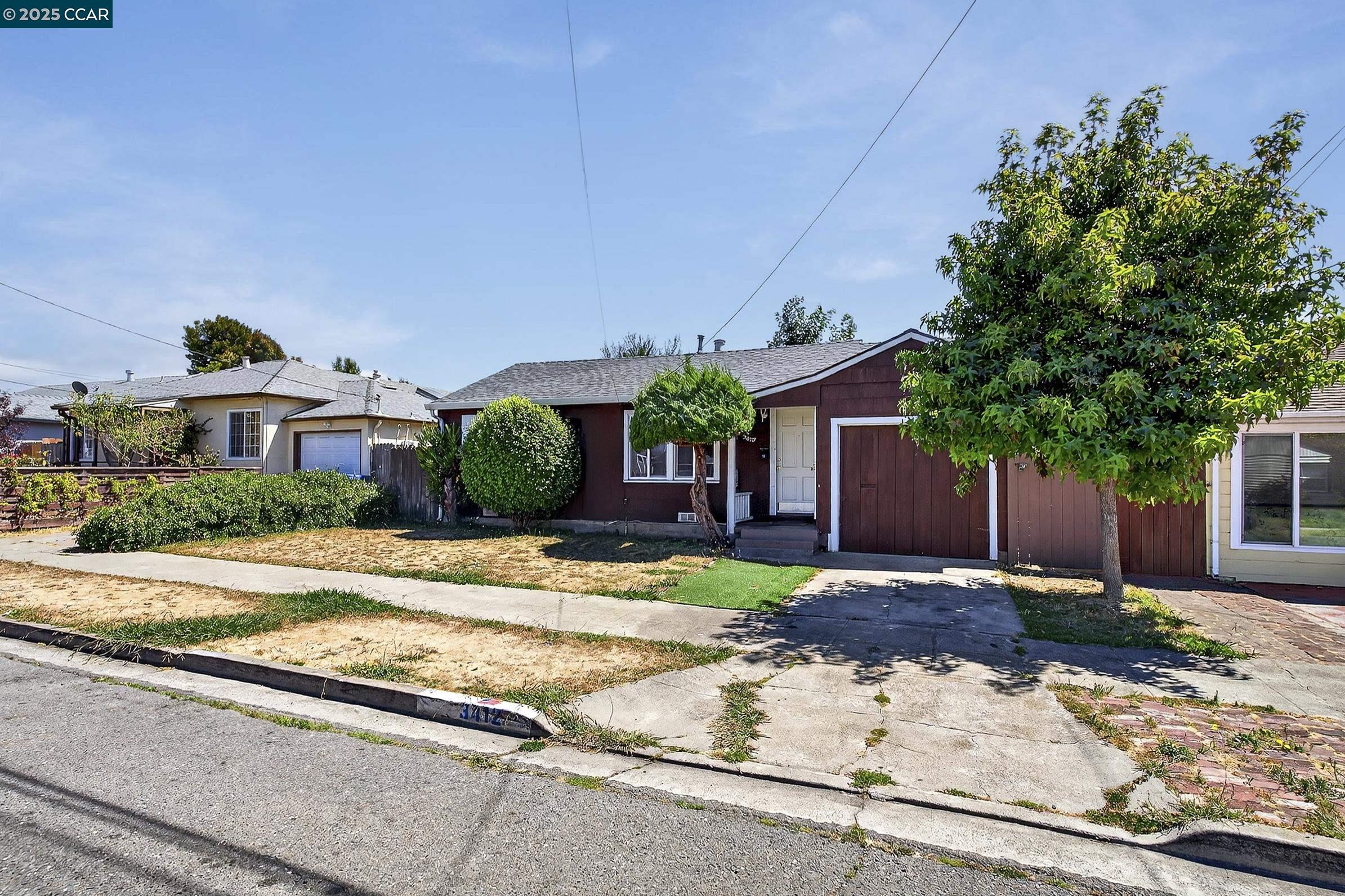 Detail Gallery Image 2 of 42 For 3412 Humphrey Ave, Richmond,  CA 94804 - 2 Beds | 1 Baths