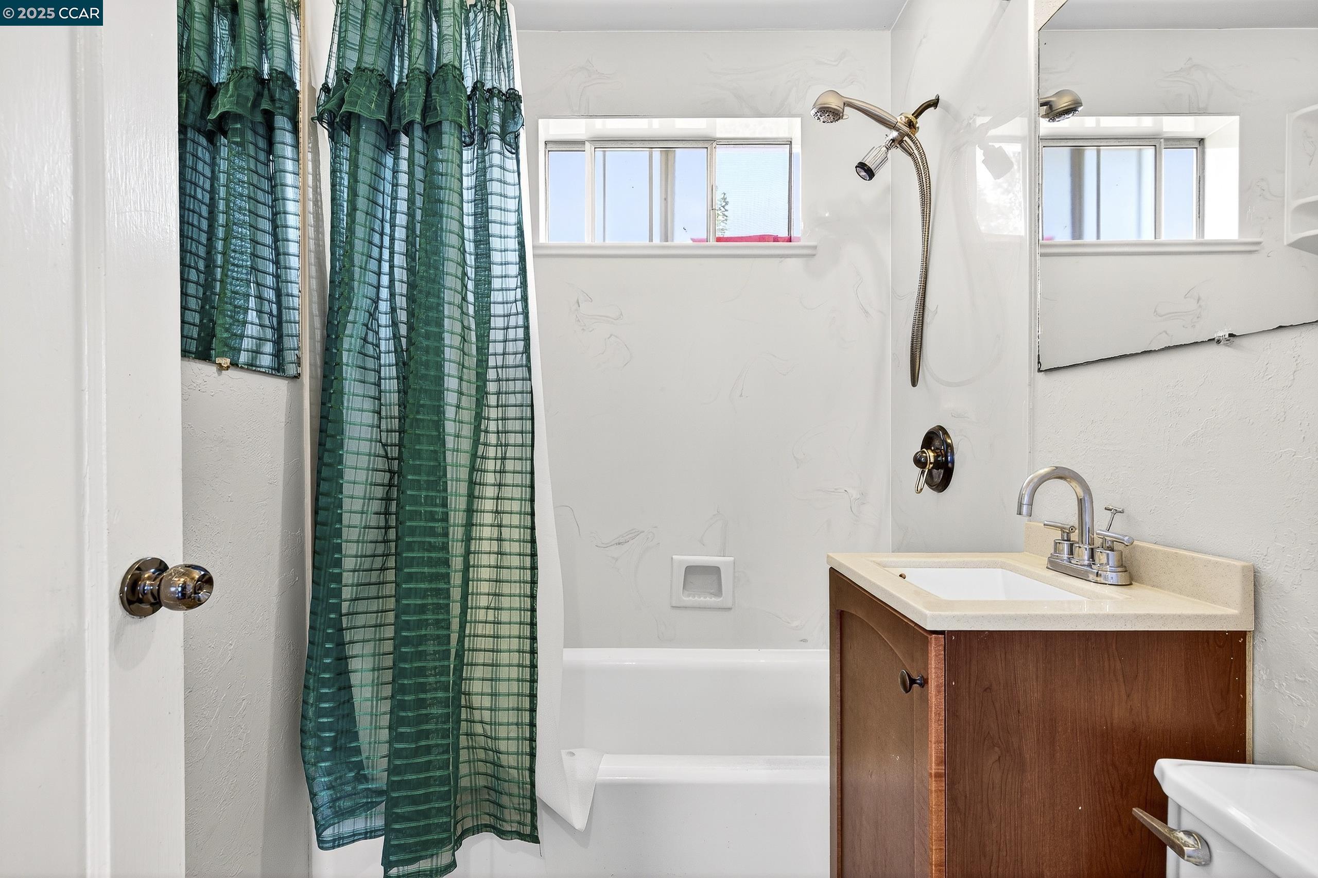 Detail Gallery Image 21 of 42 For 3412 Humphrey Ave, Richmond,  CA 94804 - 2 Beds | 1 Baths