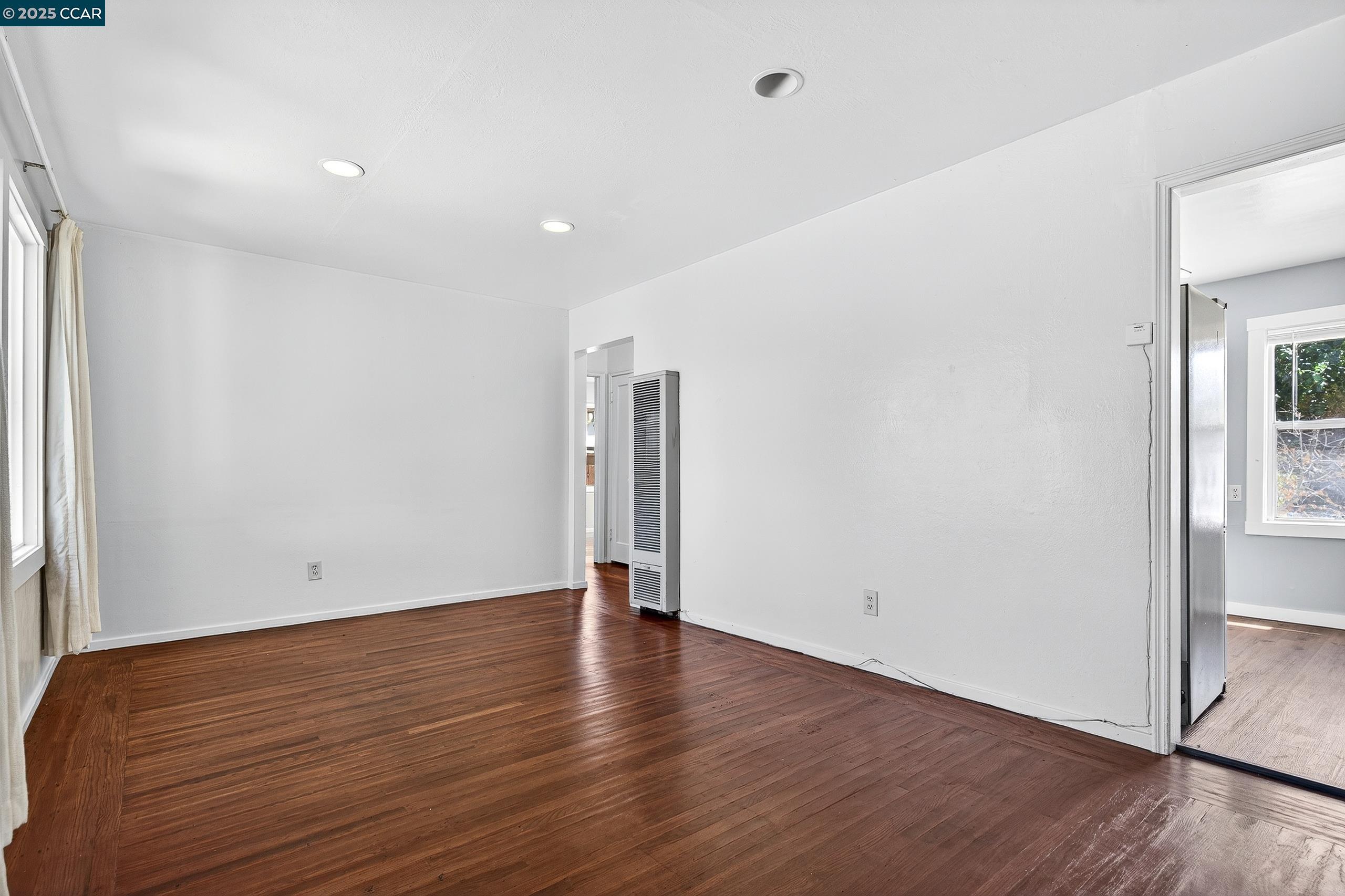 Detail Gallery Image 7 of 42 For 3412 Humphrey Ave, Richmond,  CA 94804 - 2 Beds | 1 Baths