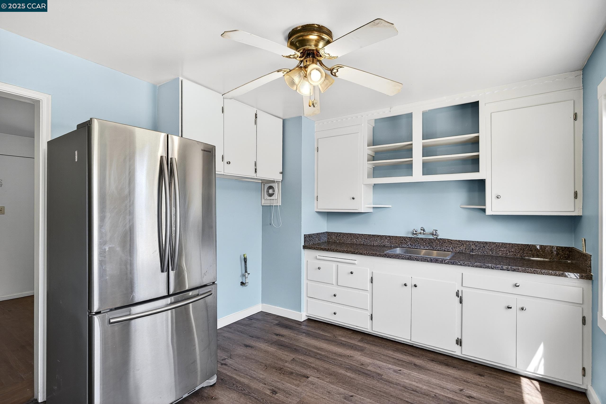 Detail Gallery Image 10 of 42 For 3412 Humphrey Ave, Richmond,  CA 94804 - 2 Beds | 1 Baths