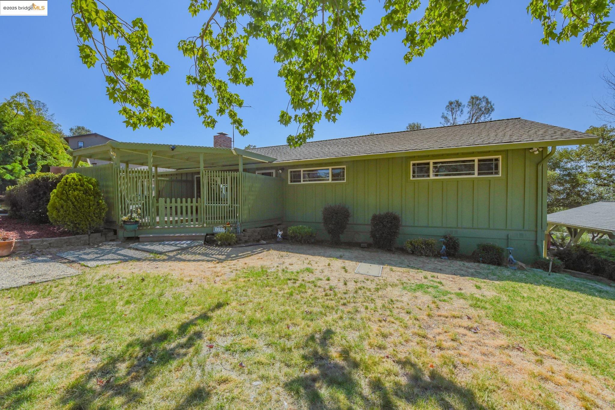 Detail Gallery Image 2 of 43 For 12933 Chaparral Rd, Sonora,  CA 95370 - 4 Beds | 2 Baths