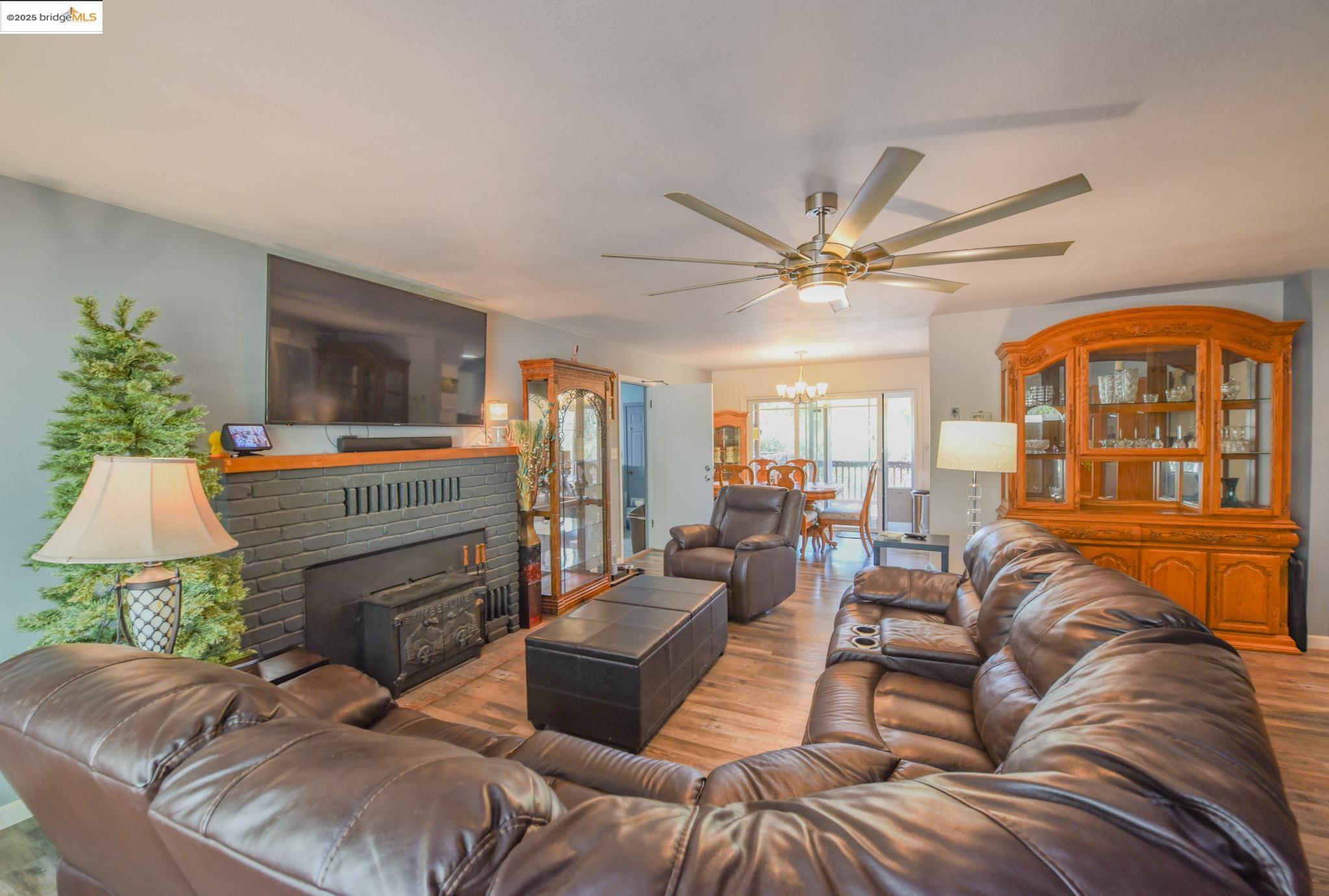 Detail Gallery Image 6 of 43 For 12933 Chaparral Rd, Sonora,  CA 95370 - 4 Beds | 2 Baths