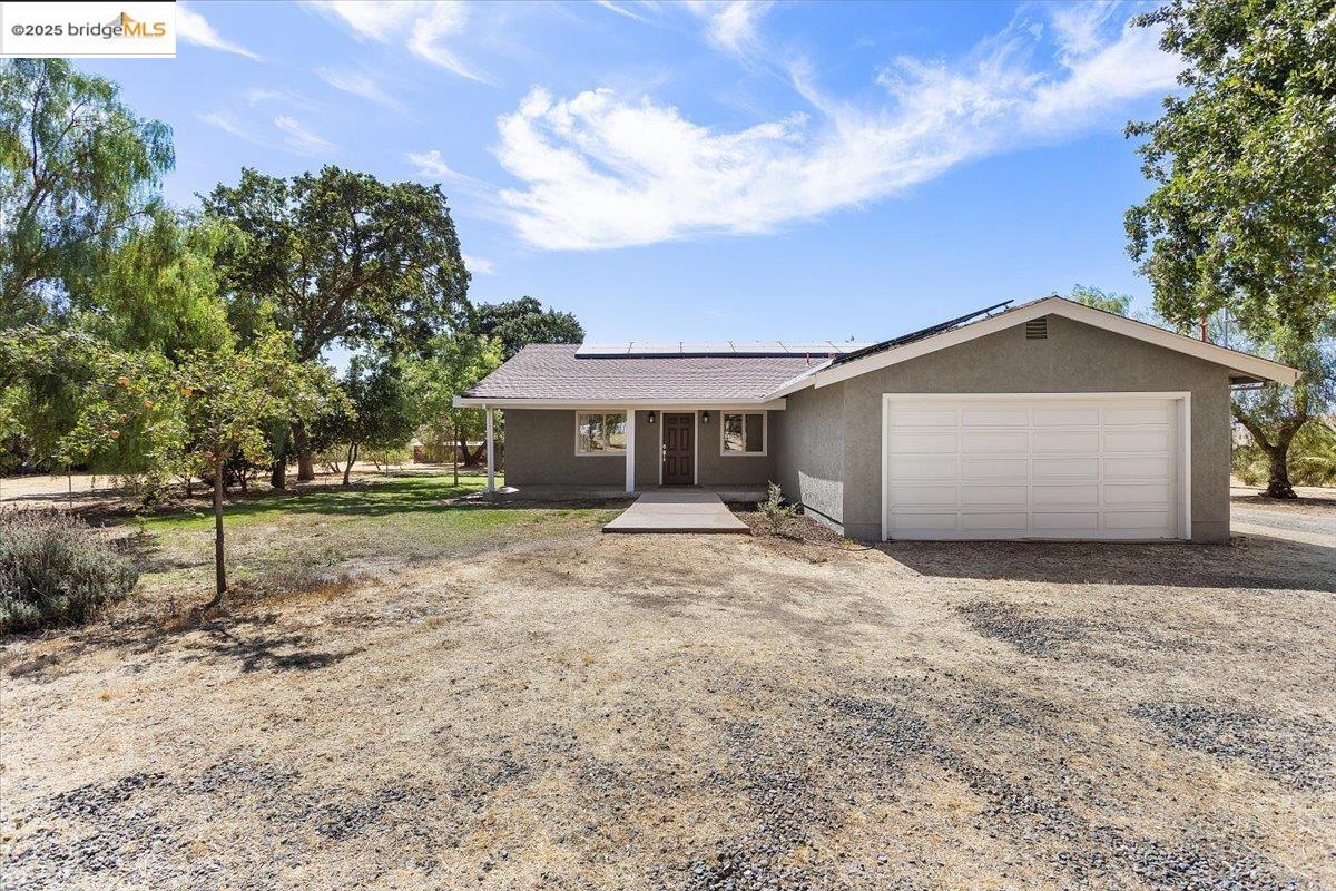 Detail Gallery Image 1 of 60 For 5665 Victoria Ln, Livermore,  CA 94550 - 3 Beds | 2 Baths