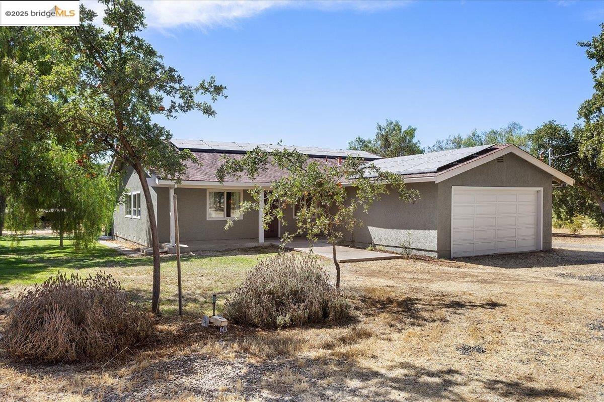 Detail Gallery Image 2 of 60 For 5665 Victoria Ln, Livermore,  CA 94550 - 3 Beds | 2 Baths