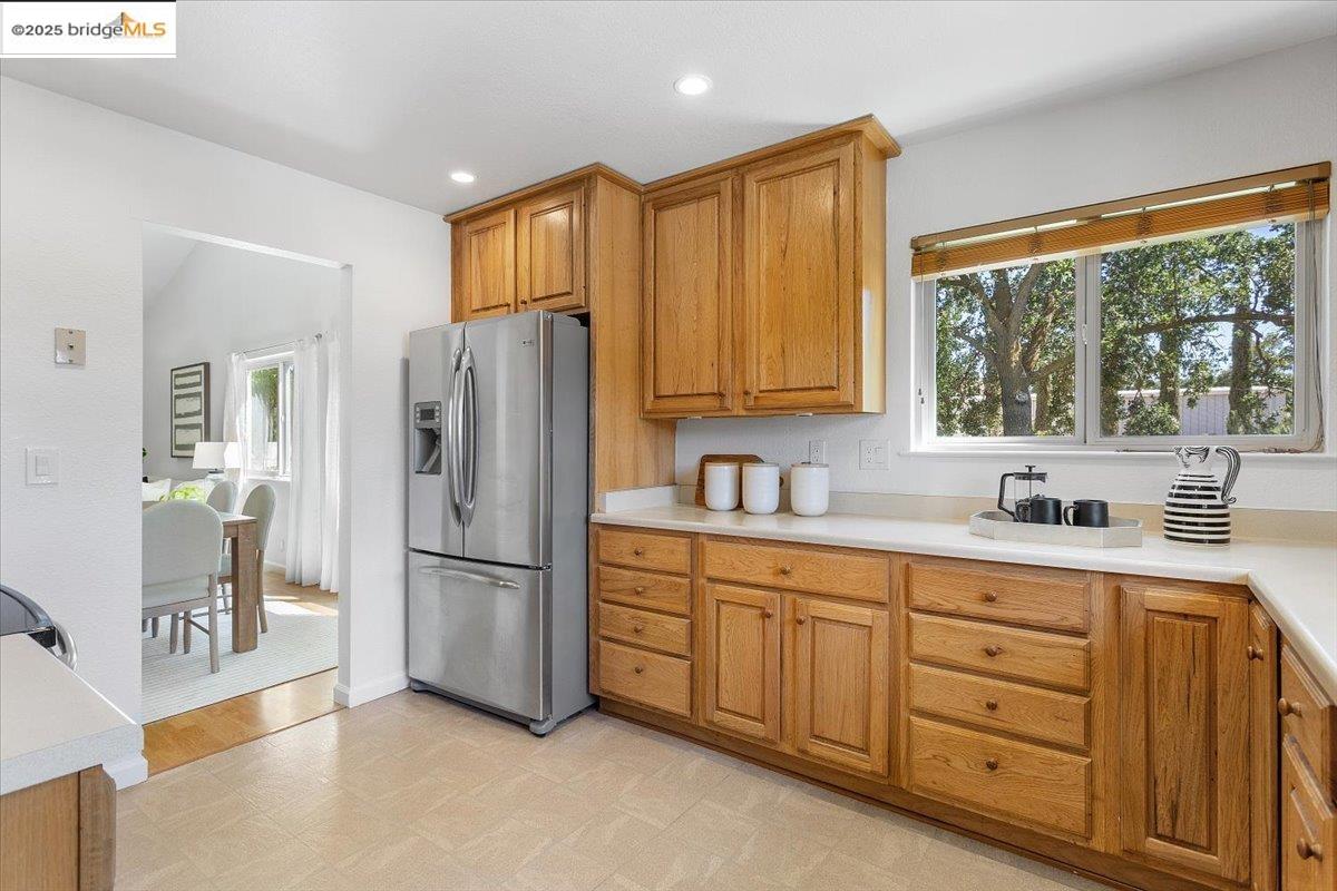 Detail Gallery Image 11 of 60 For 5665 Victoria Ln, Livermore,  CA 94550 - 3 Beds | 2 Baths