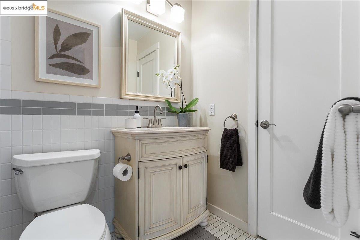 Detail Gallery Image 17 of 60 For 5665 Victoria Ln, Livermore,  CA 94550 - 3 Beds | 2 Baths