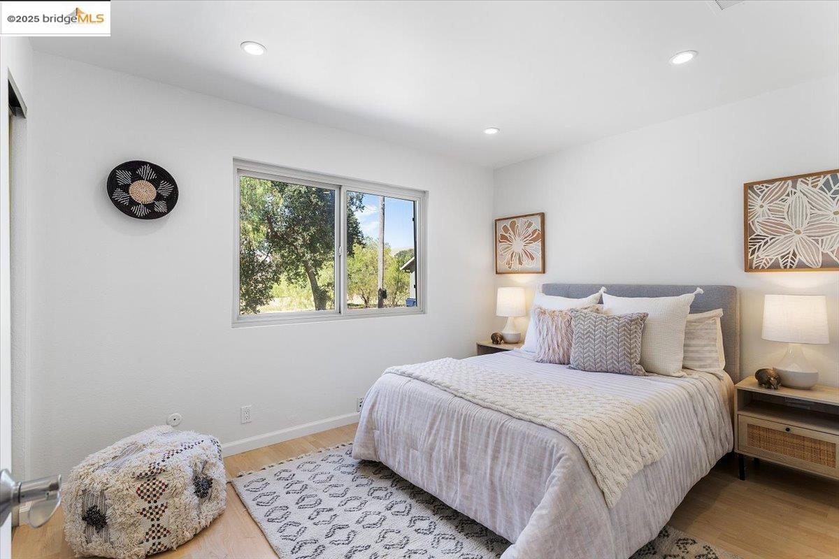 Detail Gallery Image 21 of 60 For 5665 Victoria Ln, Livermore,  CA 94550 - 3 Beds | 2 Baths