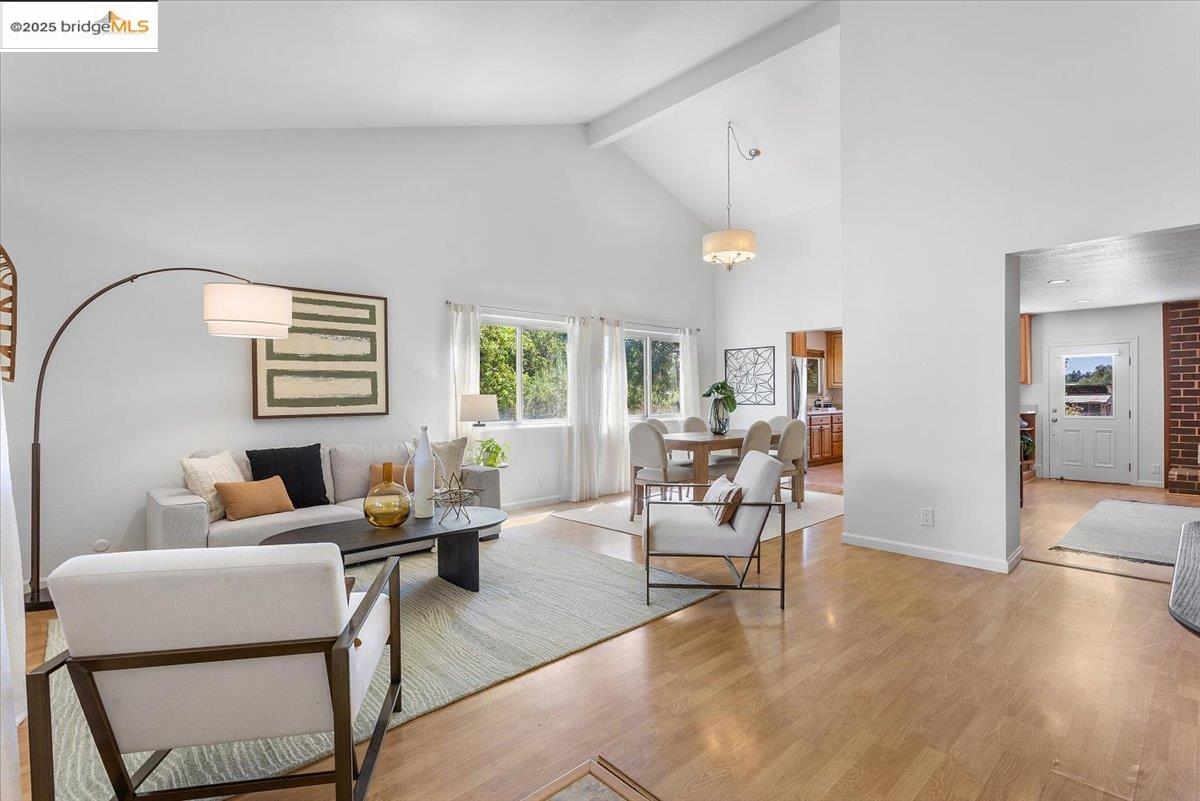 Detail Gallery Image 4 of 60 For 5665 Victoria Ln, Livermore,  CA 94550 - 3 Beds | 2 Baths