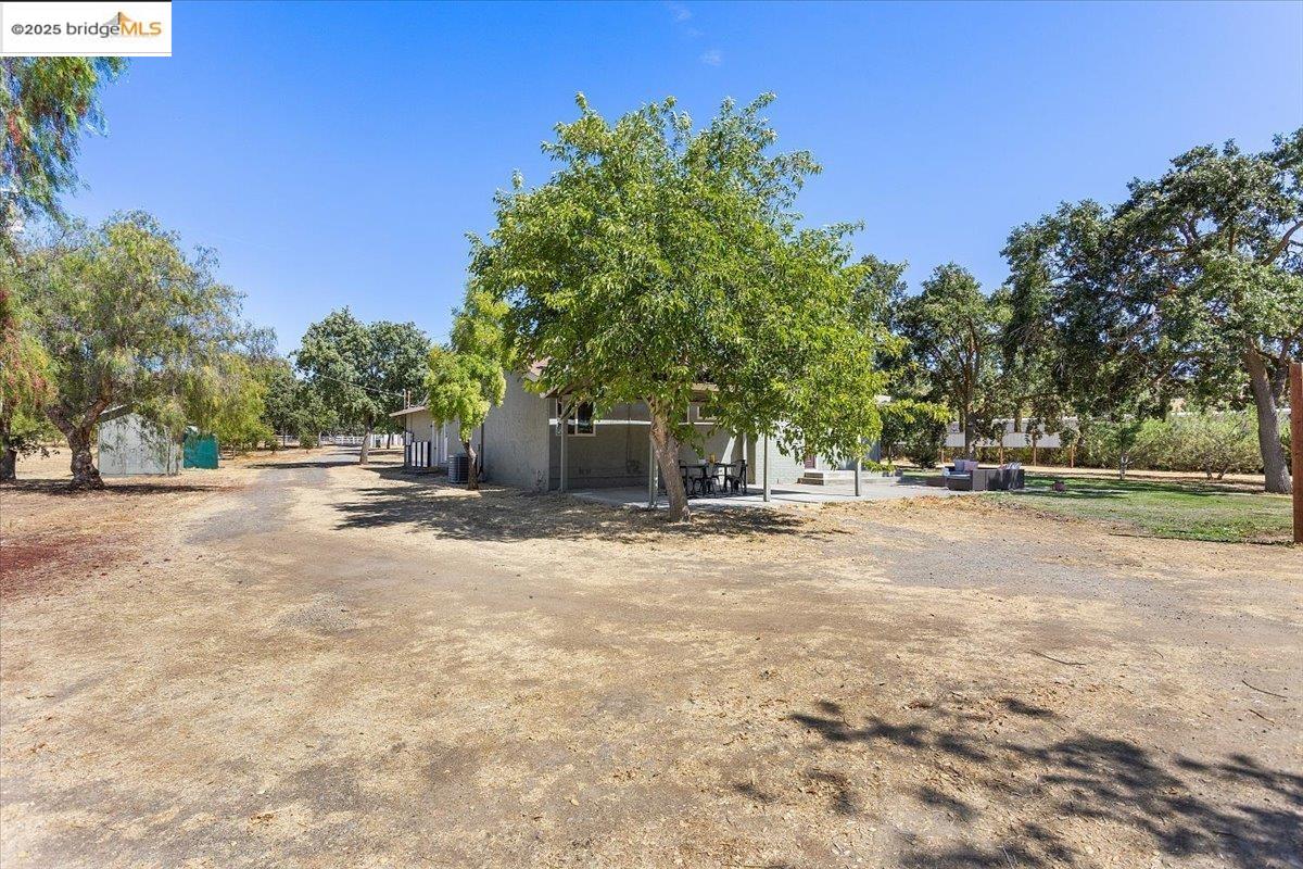 Detail Gallery Image 31 of 60 For 5665 Victoria Ln, Livermore,  CA 94550 - 3 Beds | 2 Baths